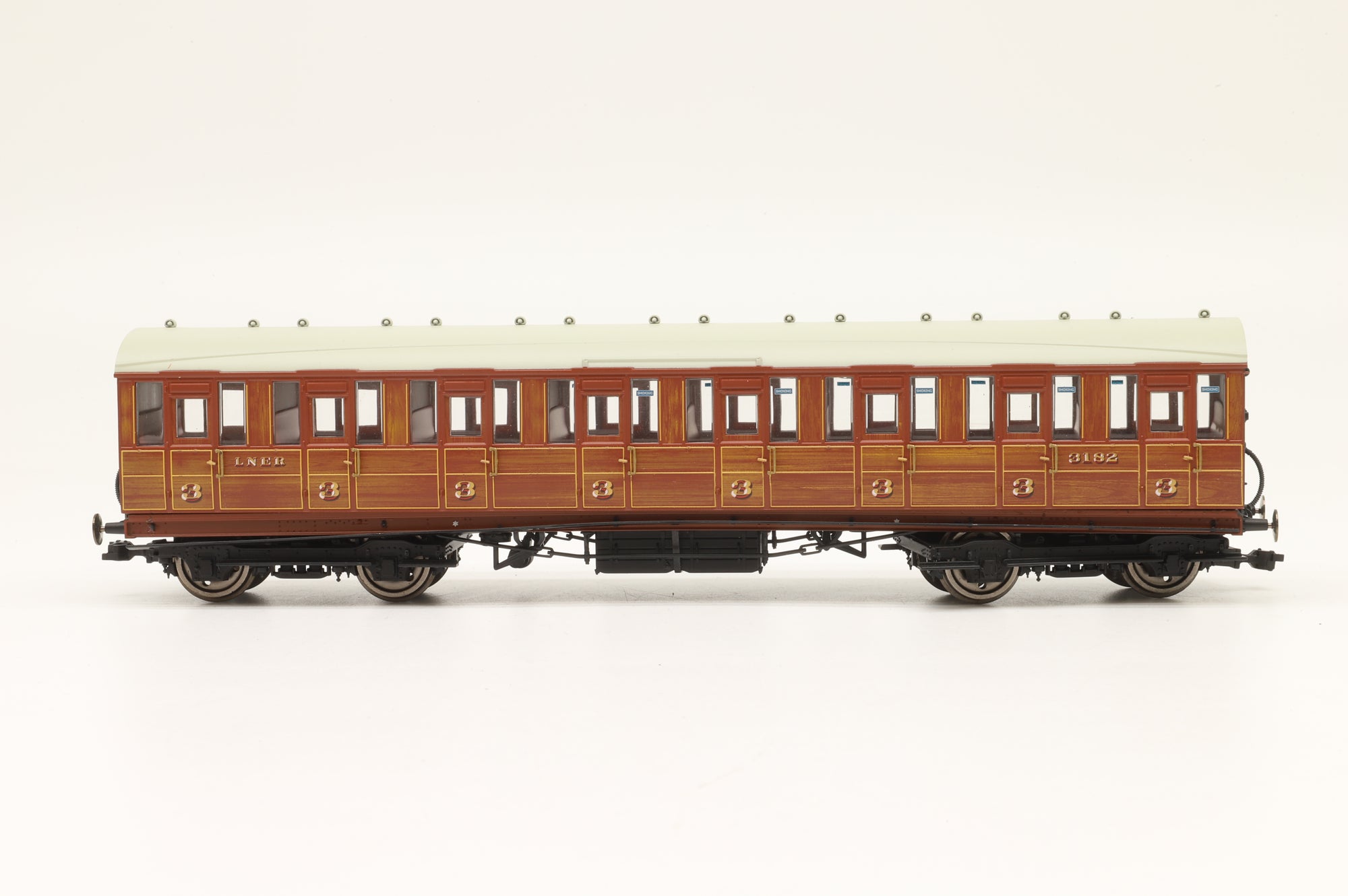 Hornby OO Rake of 6 Gresley Teak Suburban Coaches