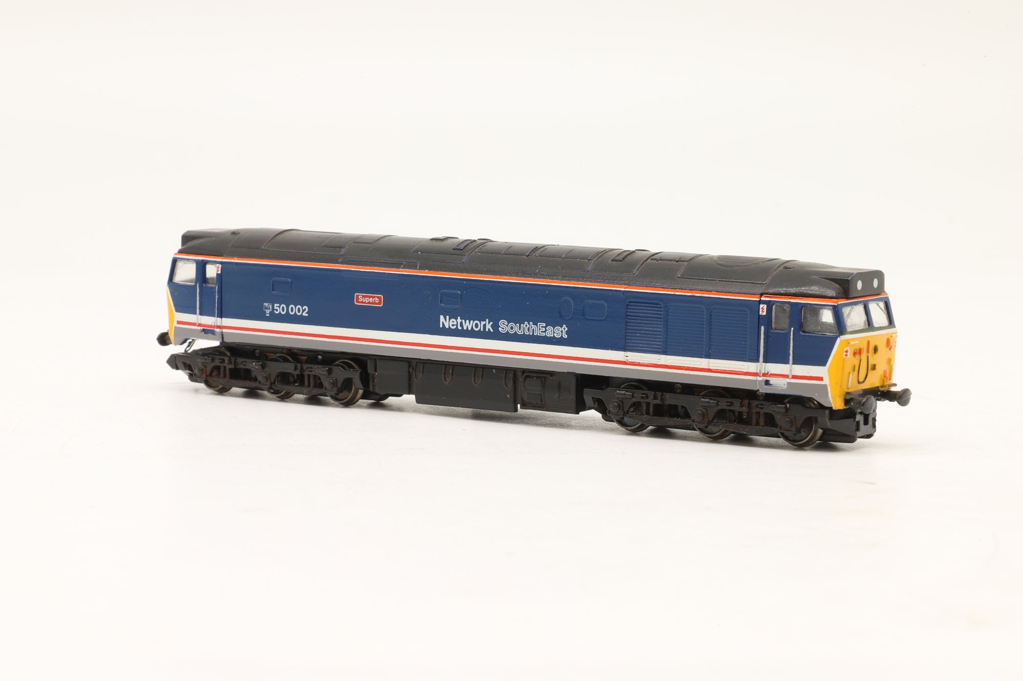 Graham Farish N 376-145 Class 50 50002 'Superb' in NSE Livery