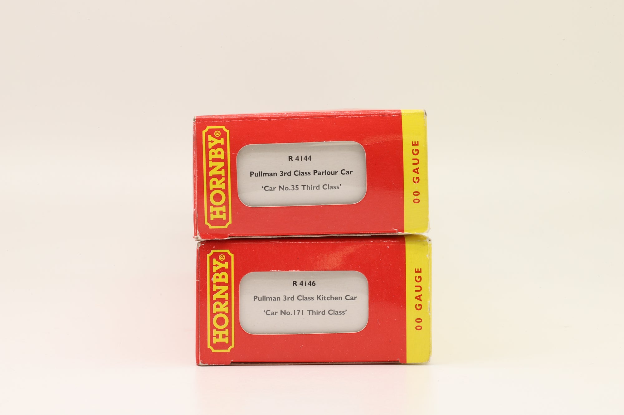 Hornby OO R4144/46 Set of 2x K-Type Pullman Coaches