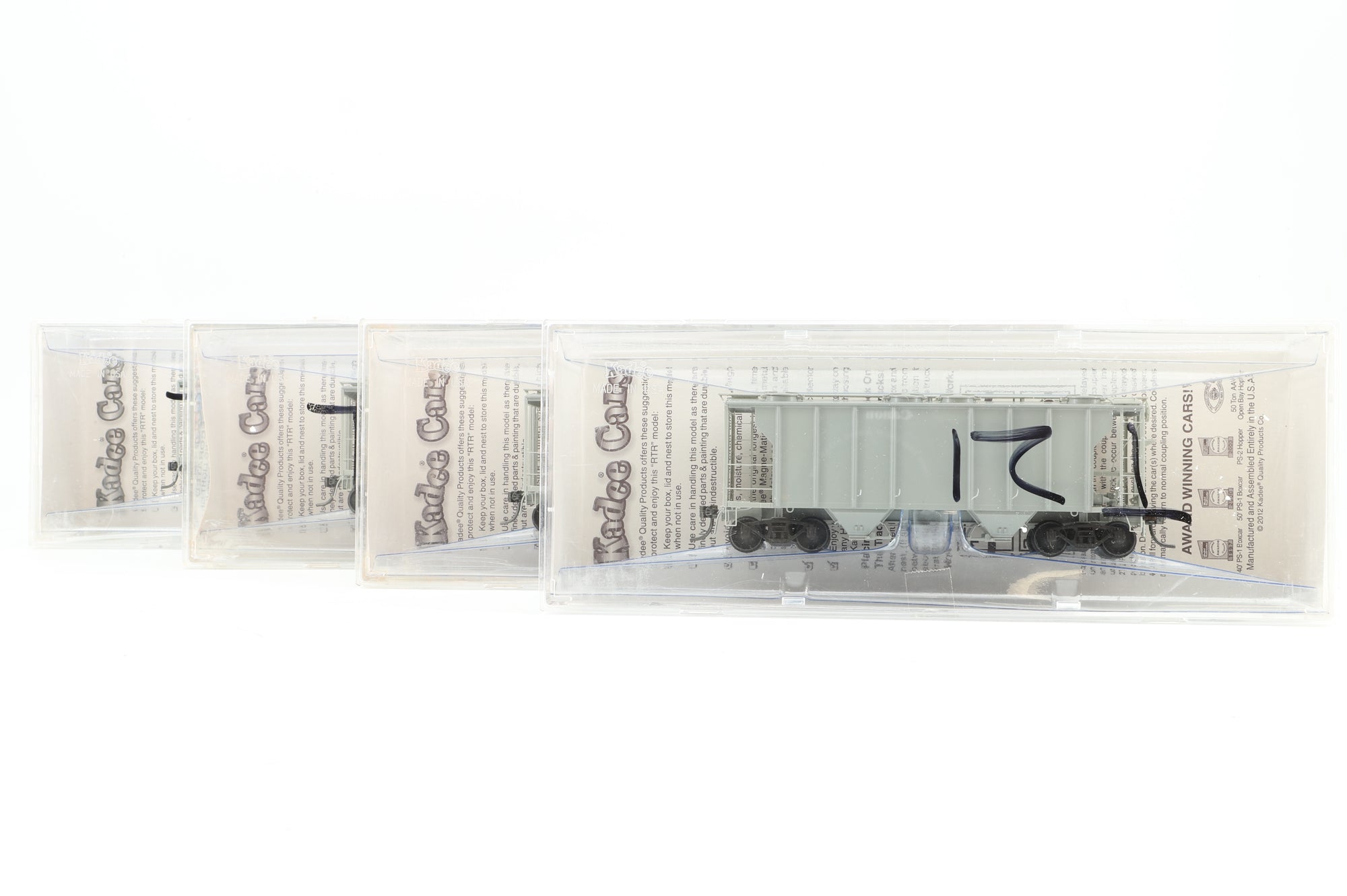 Kadee Cars HO 8001 Rake Of 4 Undecorated PS-2 Covered Hooper Wagons