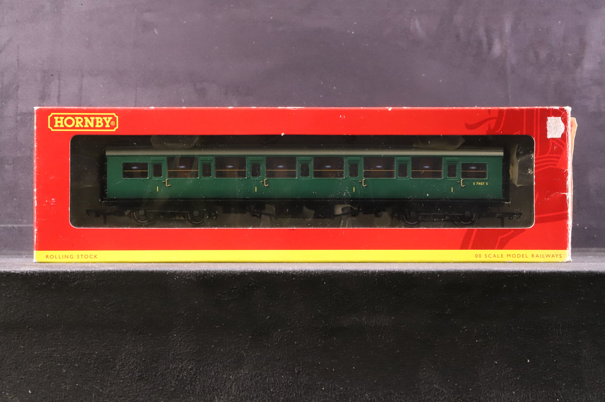 Hornby OO Rake of 3 Maunsell Coaches in BR(S) Green