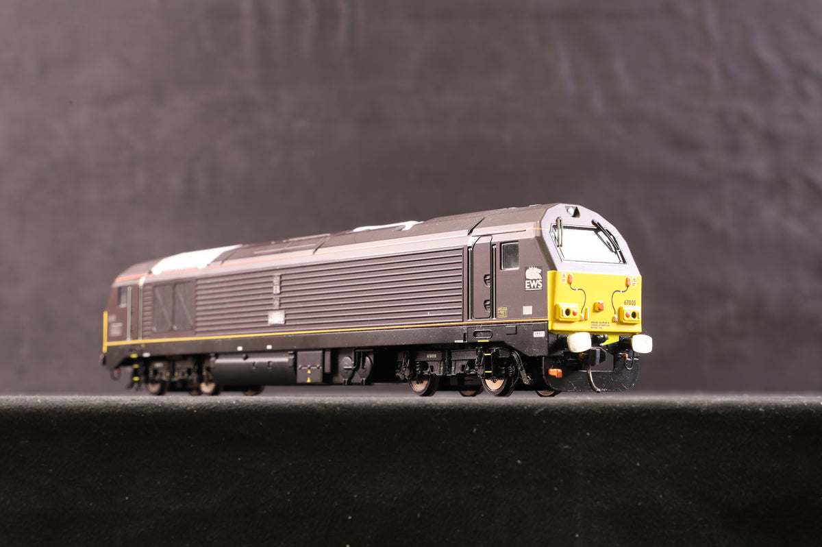 Hornby OO R2523 EWS Bo-Bo Diesel Electric Class 67 Locomotive &#39;67005&#39; &#39;Queen&#39;s Messenger&#39;