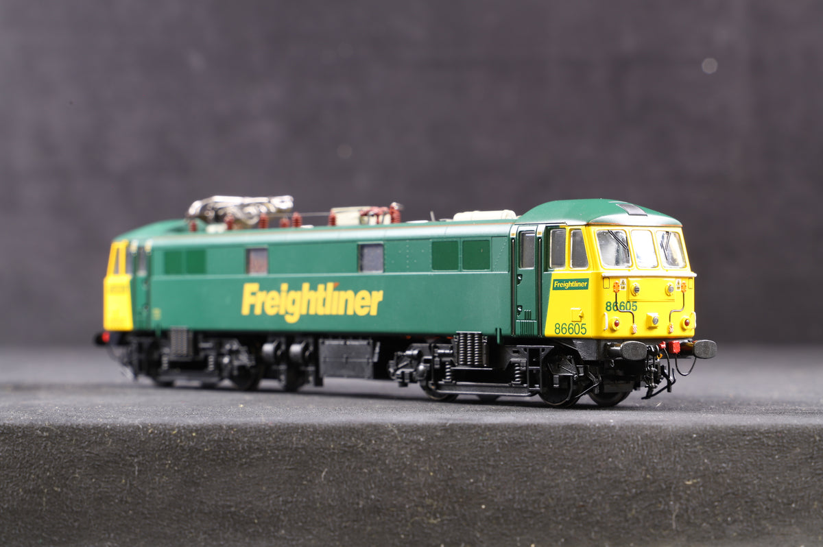 Heljan OO 8604 Class 86 Electric locomotive 86605 in Freightliner green livery