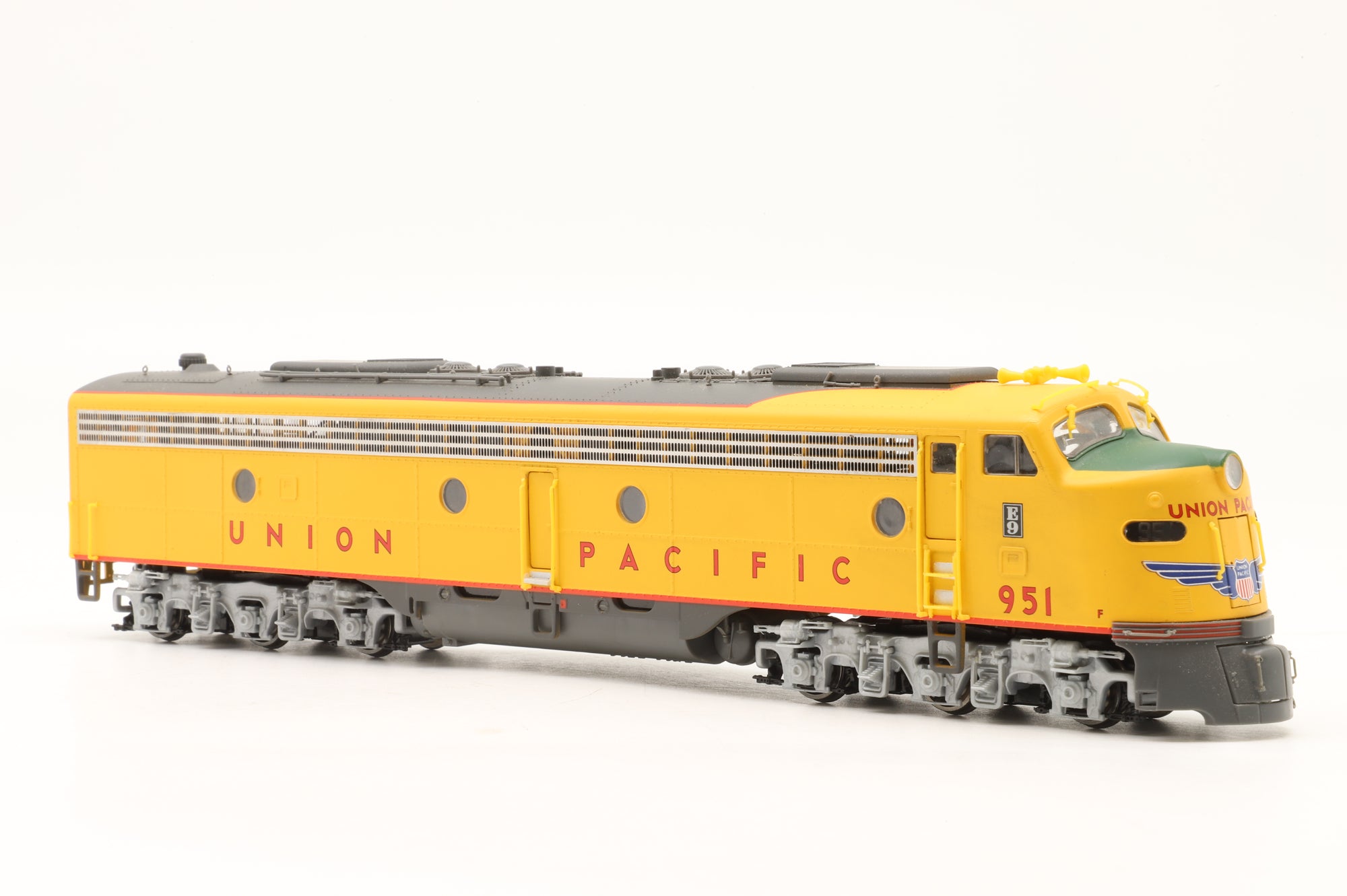 Proto 2000 Series HO E8/9 #951 in UP Livery