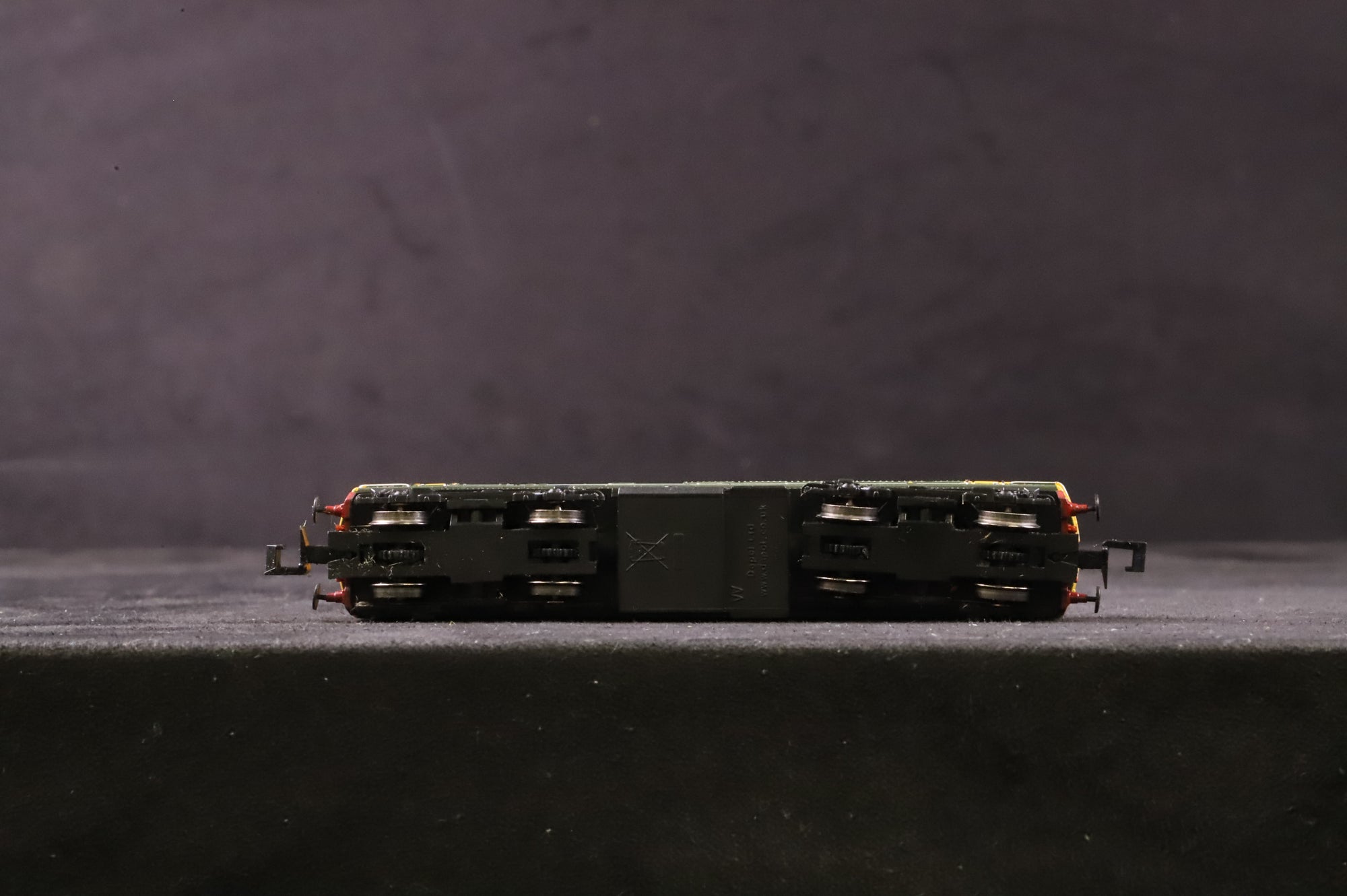 Dapol N 2D-001-008D Class 33/0 'D6561' BR Green FYE DCC Fitted
