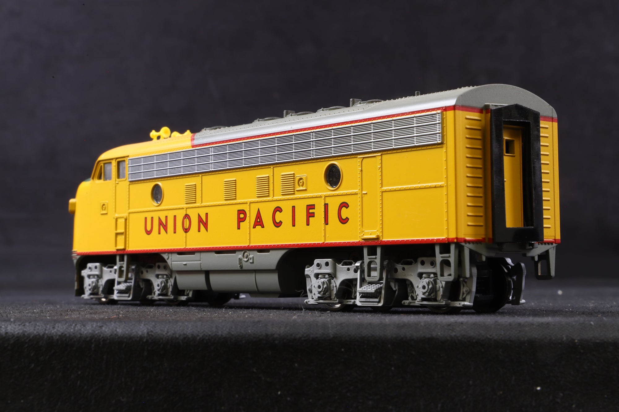 Stewart Hobbies HO 9180 F7A Phase 1 Union Pacific Diesel Locomotive