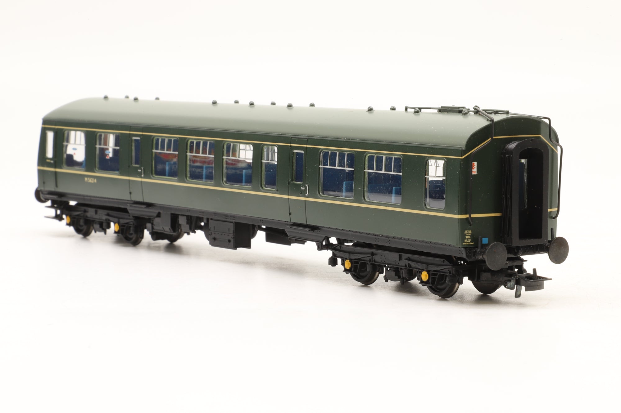 Bachmann OO 32-900 Class 108 DMU 2 Car BR Green with Speed Whiskers