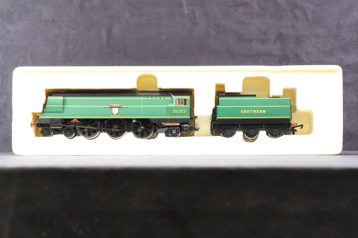 Hornby OO R2219 SR 4-6-2 West Country Class 21C123 &#39;Blackmoor Vale&#39;