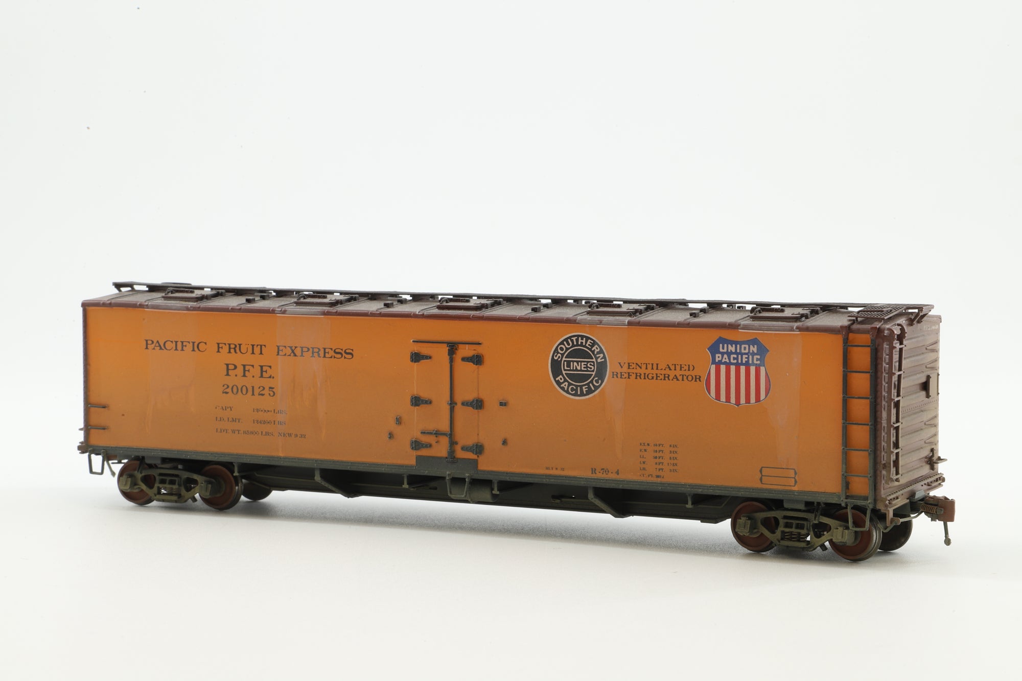 Precision Scale Co. HO Brass 16796-1 52' R-70-4 Ventilated/Refridgerated Box Car No.200125 in Union Pacific Fruit Express Livery - Weathered