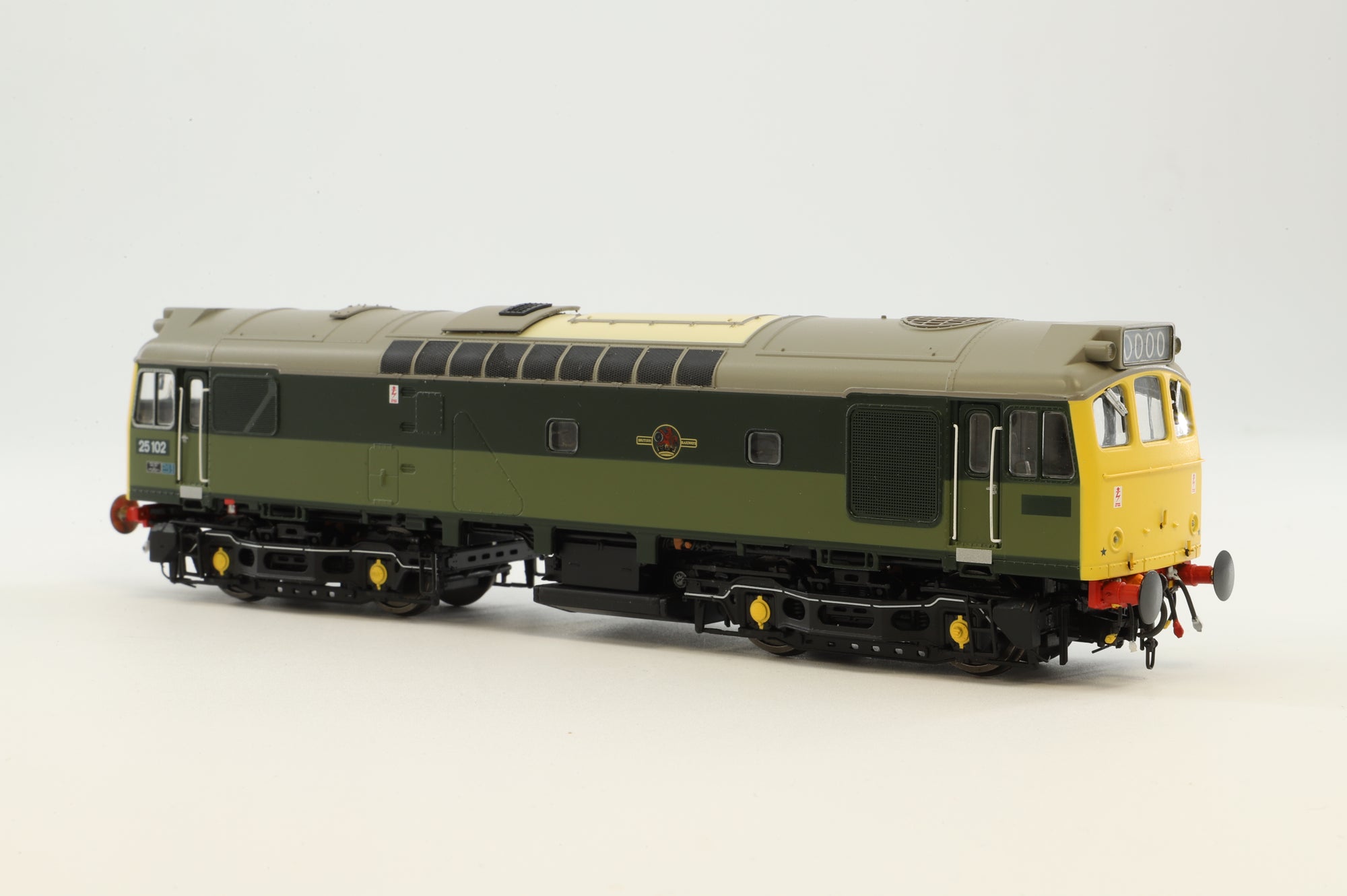 Heljan OO 2542 Class 25 25102 in Two-Tone BR Green w/ FYE