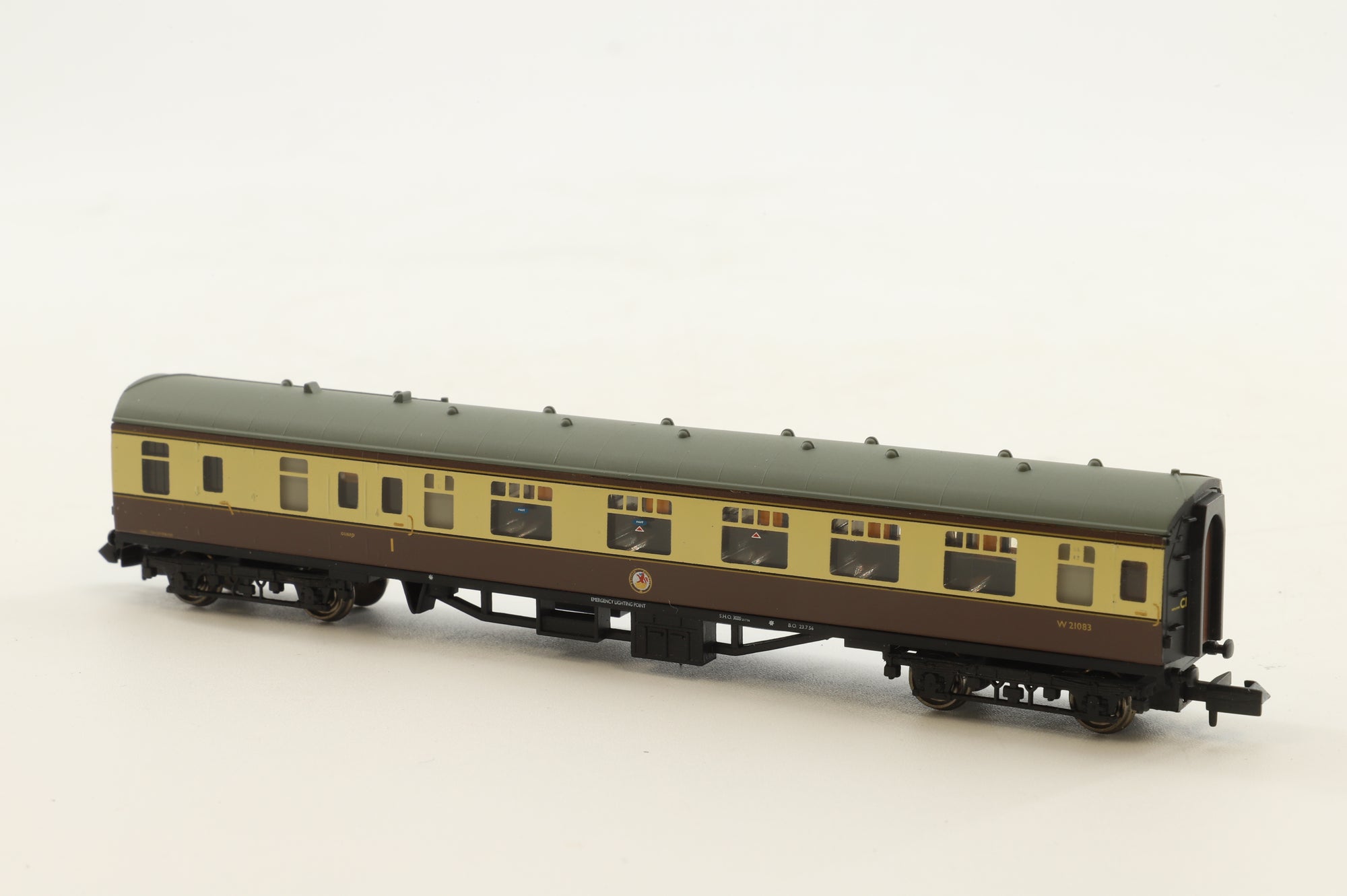 Graham Farish N Rake Of 4 Mk1 Chocolate & Cream Coaches Inc. 374-101A, 374-077A x3