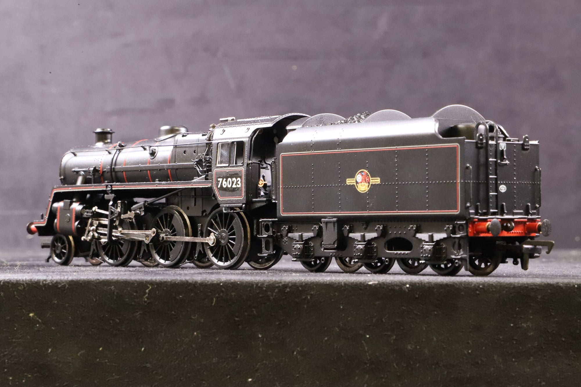 Bachmann OO Standard Class 4MT 2-6-0 '76023' BR Lined Black L/C Renumbered