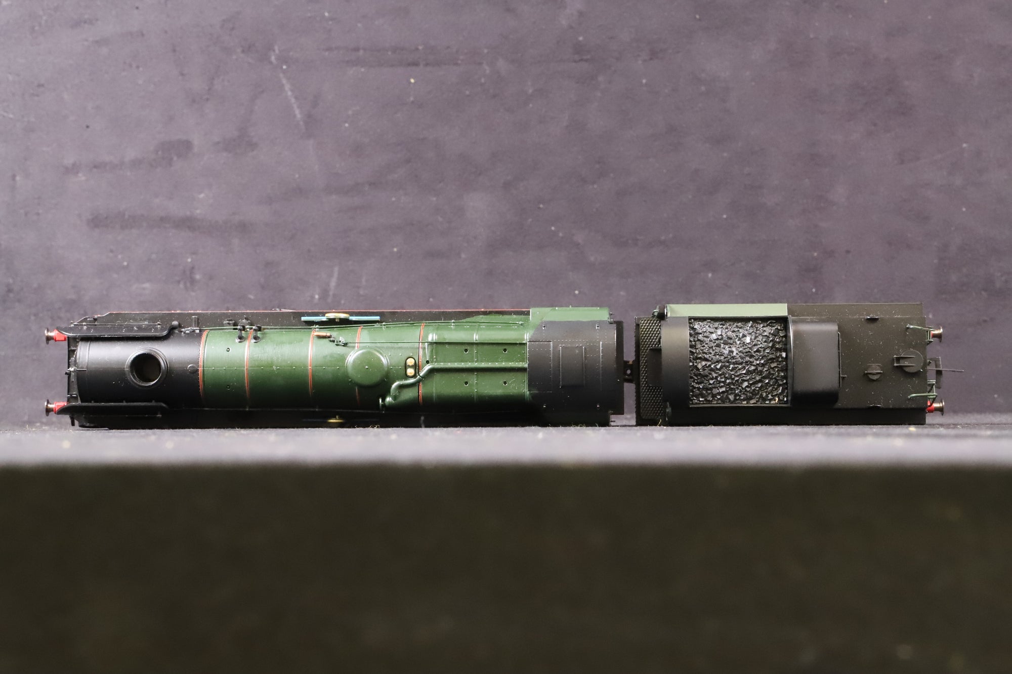 WORKSHOP Hornby OO Battle of Britain Class 34053 'Sir Keith Park' in Lined BR Green