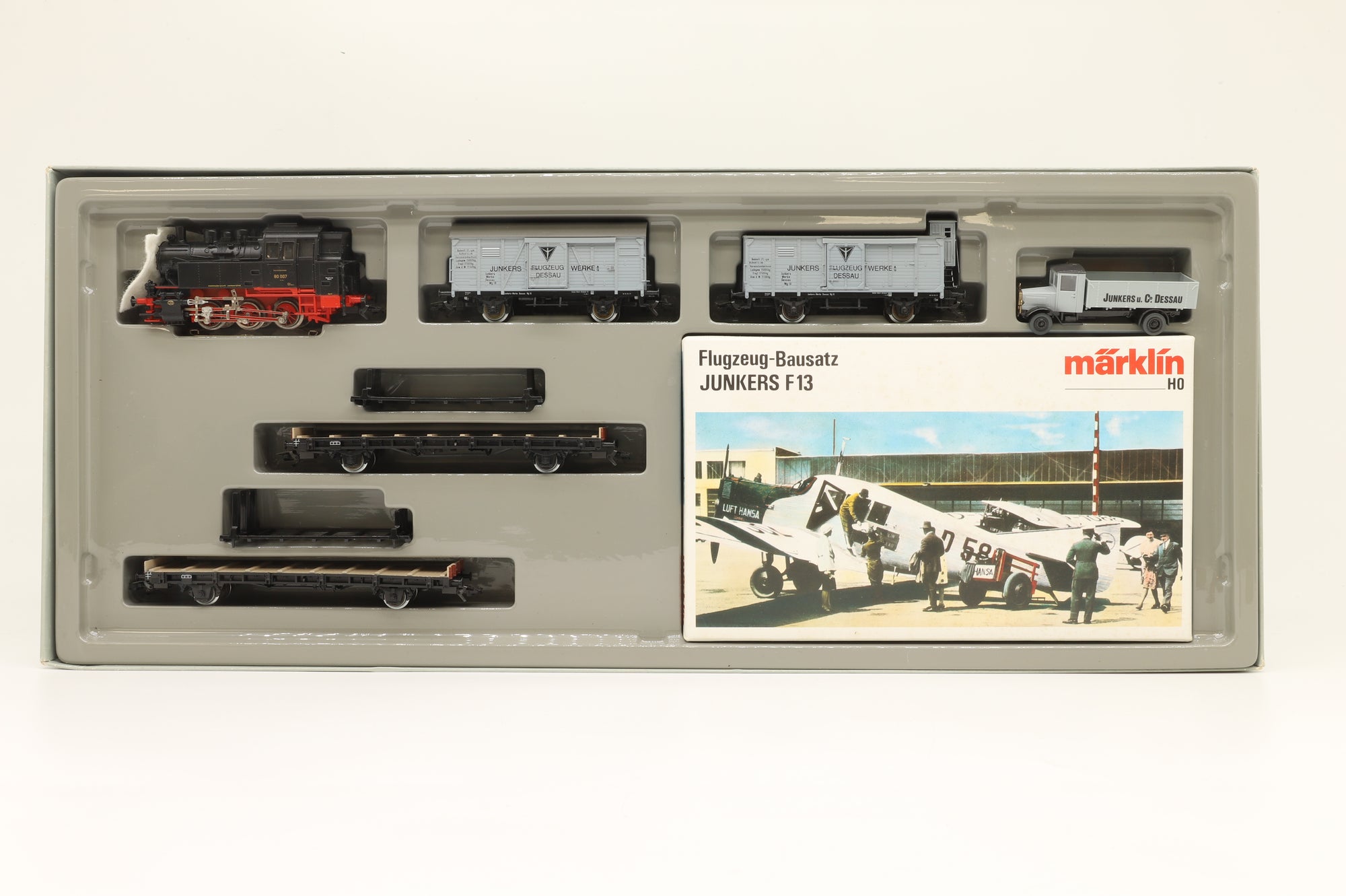 Marklin HO 2666 Airplane Transport of the German State Railroad Set, 3-Rail