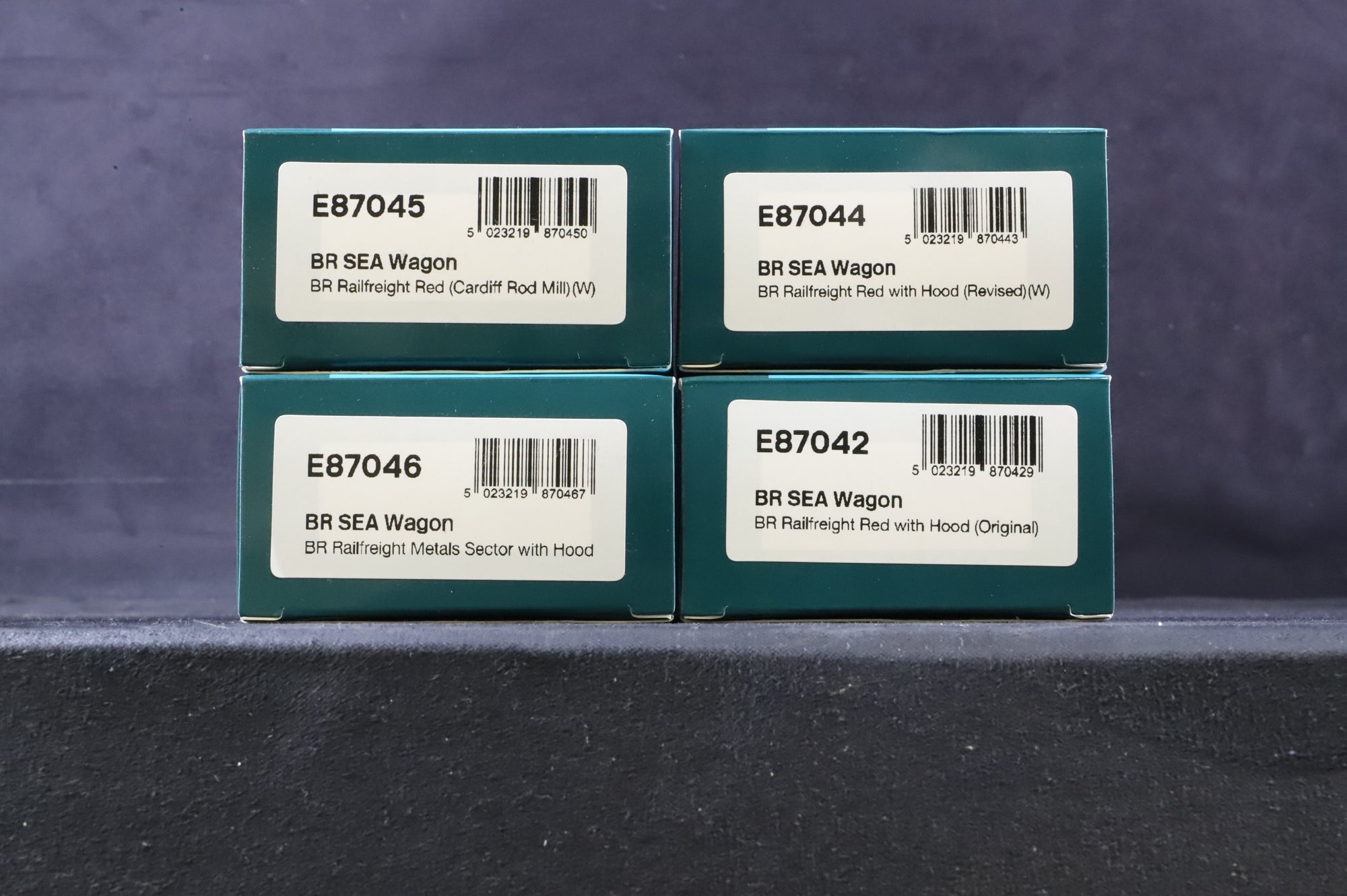 EFE Rail OO E8704/2/4/5/6 Rake of 4 BR SEA Wagons in Railfreight Metals/Distribution Liveries w/ Hoods - Mixed Weathered/Pristine