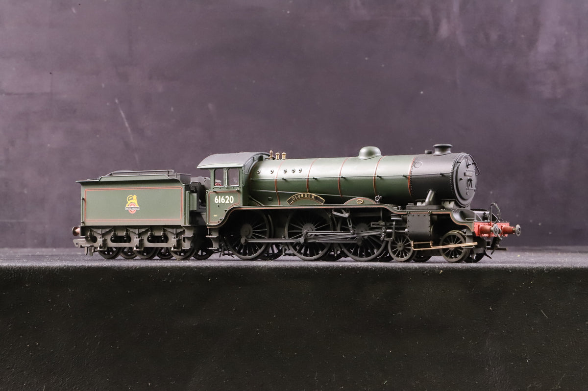 Hornby OO R3318 Class B17/6 61620 &#39;Clumber&#39; in Lined BR Green w/ Early Crests - Lightly Weathered