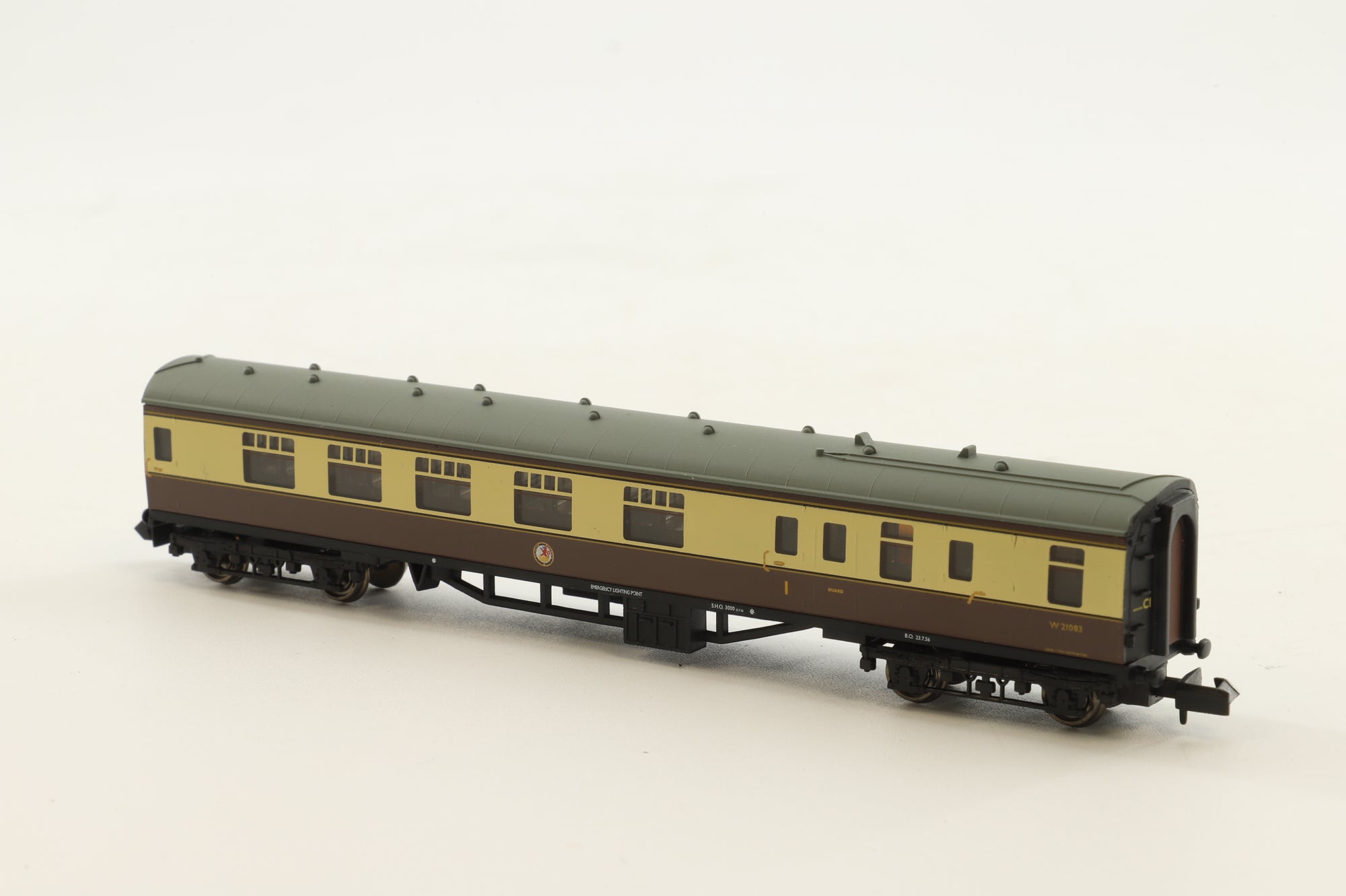 Graham Farish N Rake Of 4 Mk1 Chocolate & Cream Coaches Inc. 374-101A, 374-077A x3