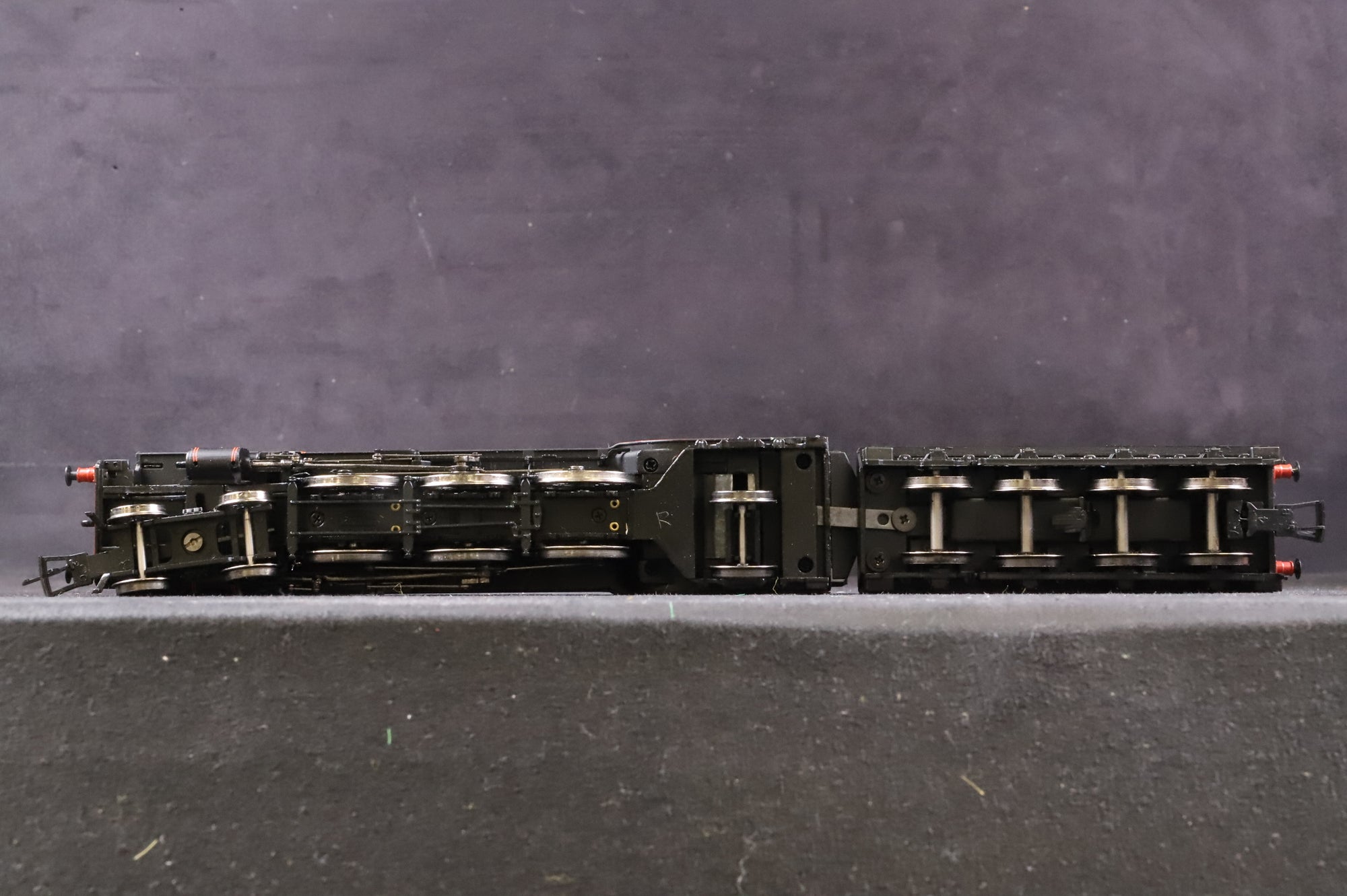 Bachmann OO 31-526 Class A2 60537 'Bachelors Button' in Lined BR Green w/ Early Crests