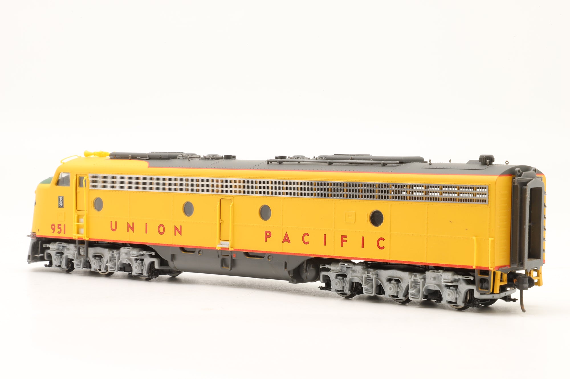 Proto 2000 Series HO E8/9 #951 in UP Livery