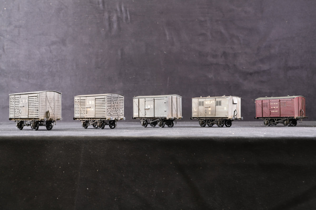 P4 Kit Built Rake Of 5 LMS Weathered Box Vans