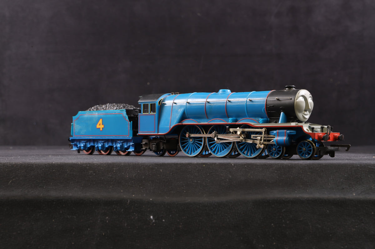 Hornby OO Thomas and Friends &#39;Gordon&#39;