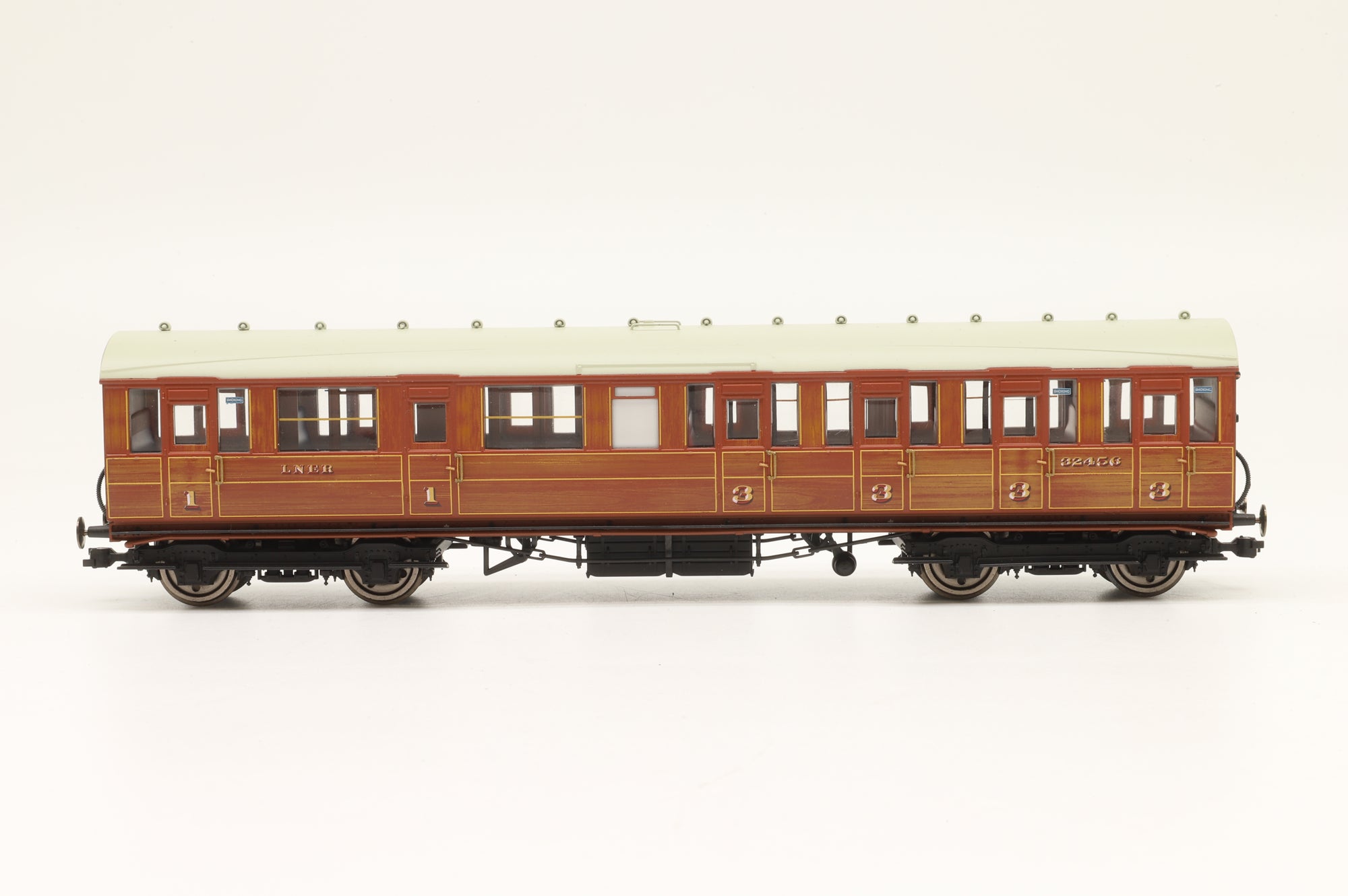 Hornby OO Rake of 6 Gresley Teak Suburban Coaches