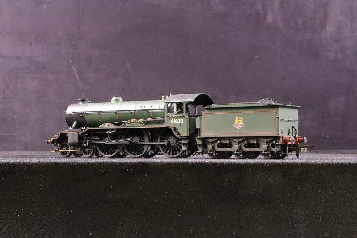 Hornby OO R3318 Class B17/6 61620 &#39;Clumber&#39; in Lined BR Green w/ Early Crests - Lightly Weathered