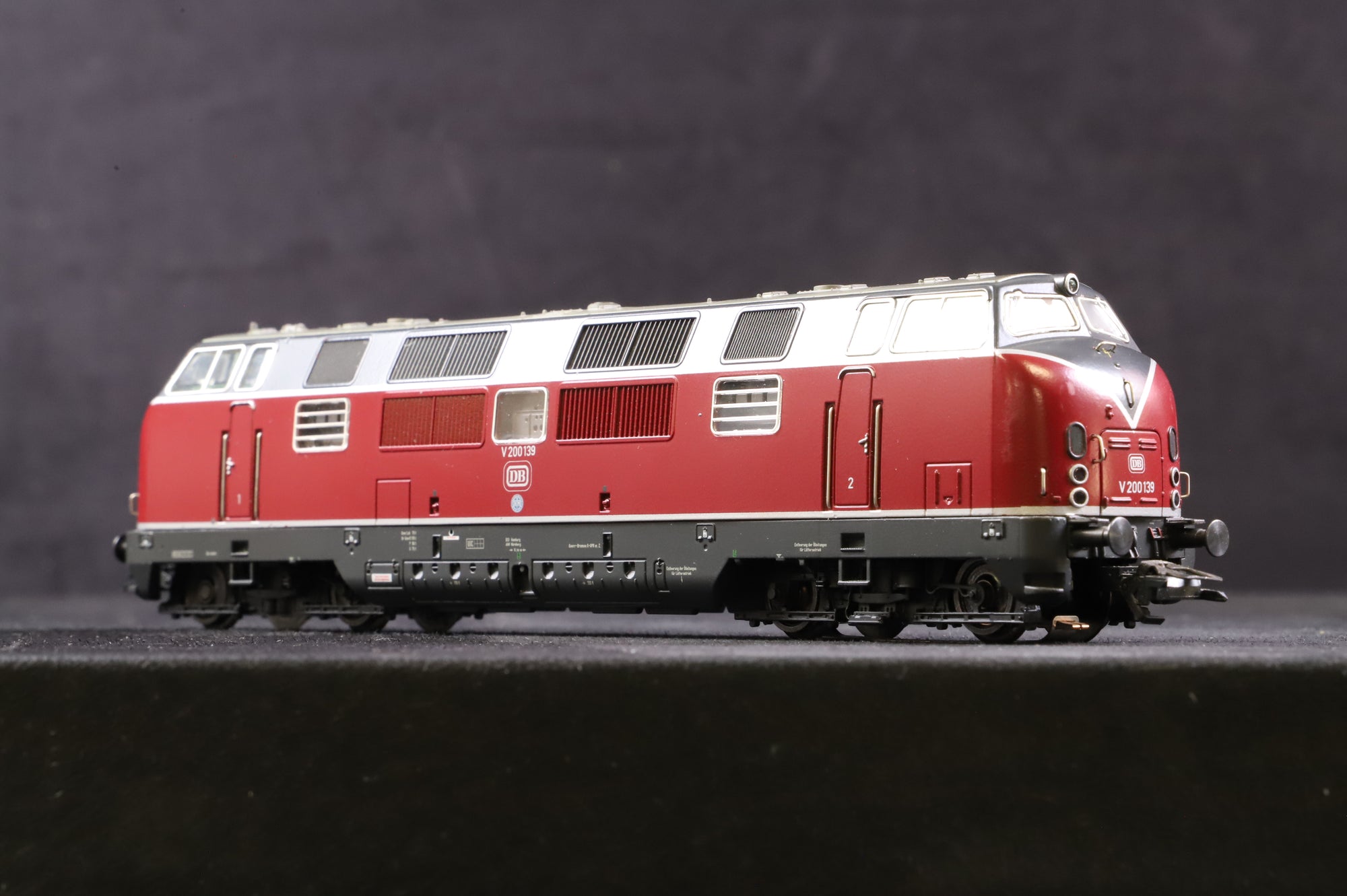 Marklin HO 3382 BR V200.1 V200139 in DB Crimson/Black - UNTESTED