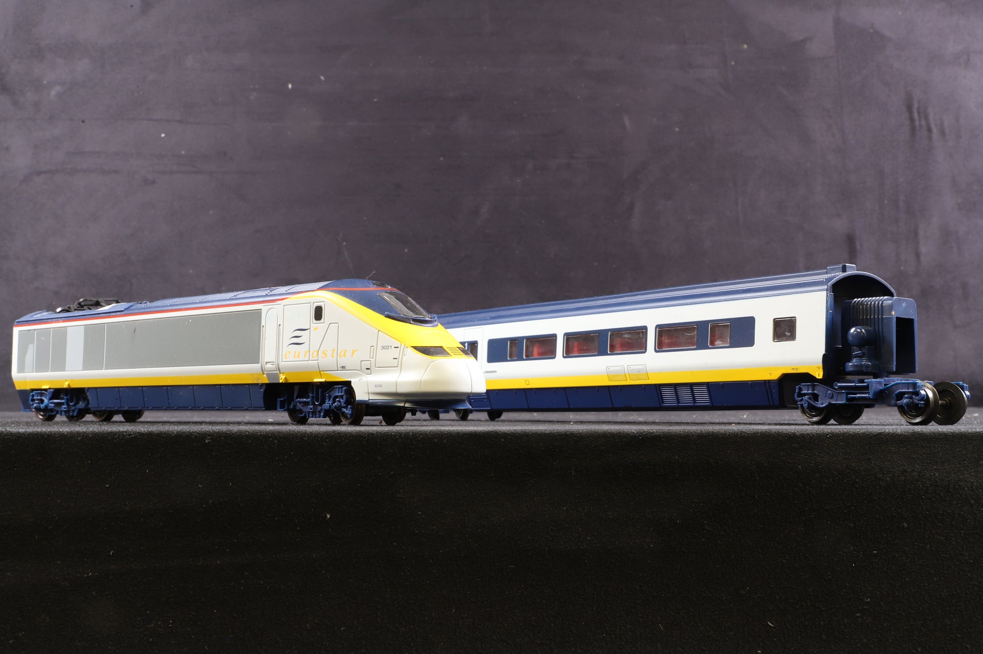 Hornby OO Eurostar 12 Car Set