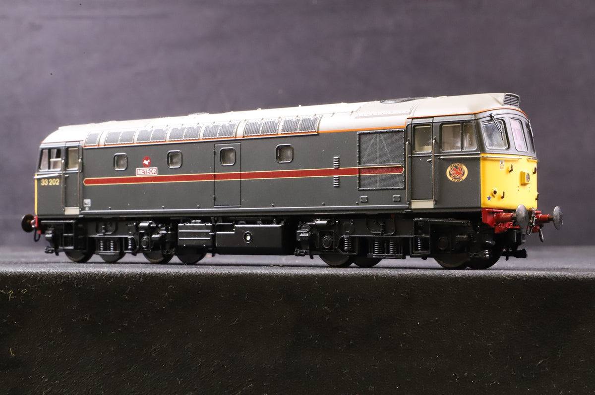 Heljan OO 3334 Class 33/2 Diesel &#39;33202&#39; &#39;Meteor&#39; Fragonset livery