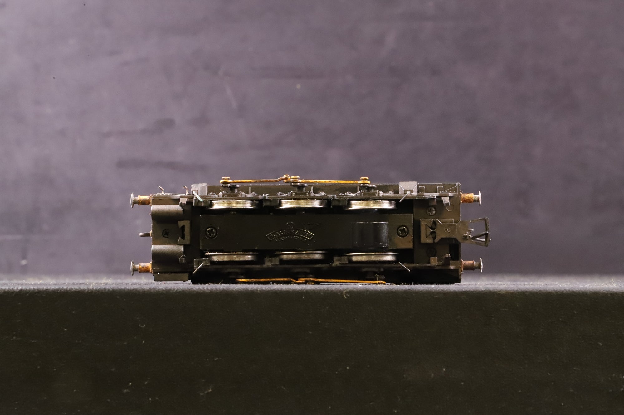 WORKSHOP Bachmann OO 32-102 Class 08 08623 in BR Blue w/ Wasp Stripes - Weathered