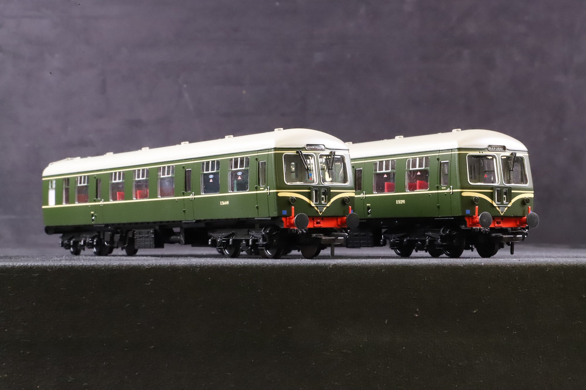 Bachmann OO 31-326B Class 105 2 Car DMU BR Green Speed Whiskers DCC Sound