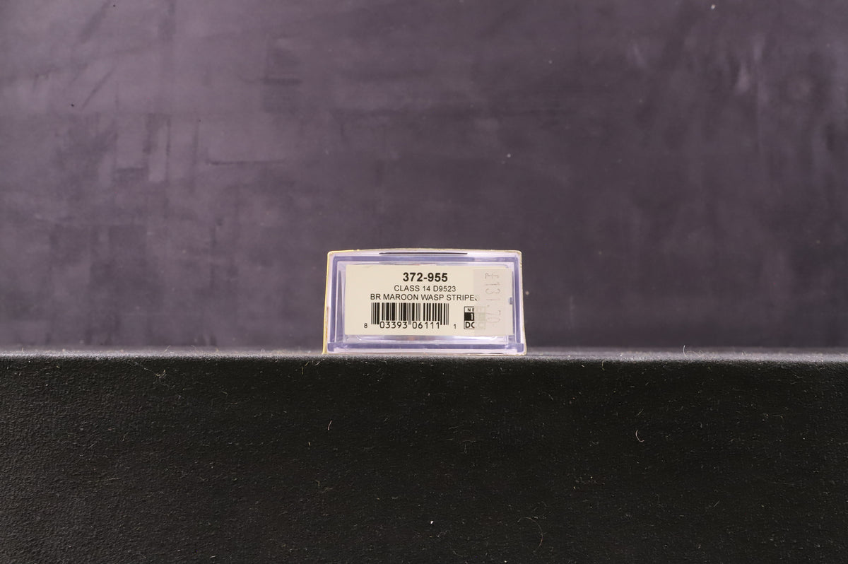 Graham Farish N 372-955 Class 14 &#39;D9523&#39; BR Maroon Wasp Stripes