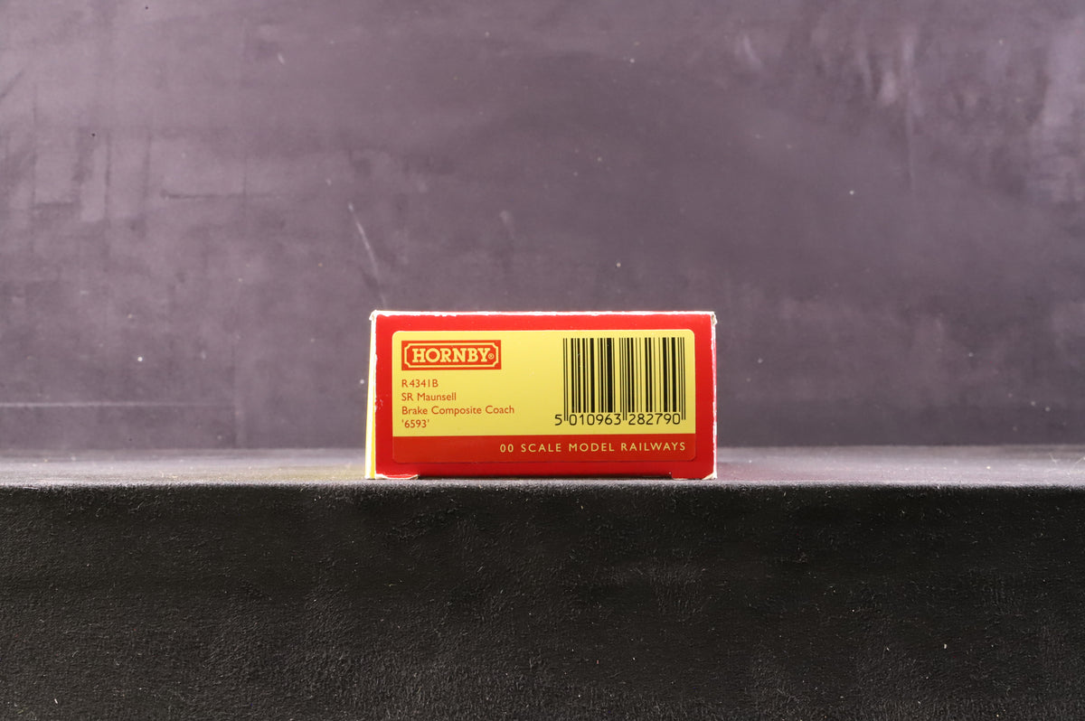 Hornby OO R4341B Maunsell Brake Composite 6593 in SR Green w/ Sunshine Lettering