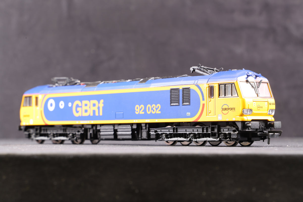 Hornby OO R3135 GBRF Class 92 &#39;92032&#39;, DCC Fitted