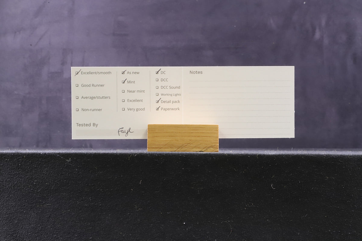 Graham Farish N 372-955 Class 14 &#39;D9523&#39; BR Maroon Wasp Stripes