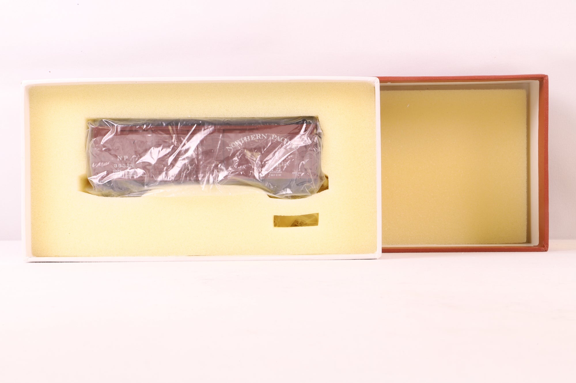 W&R Enterprises HO Brass 40' Round Roof Automobile Car No. 39328  in Northern Pacific Brown