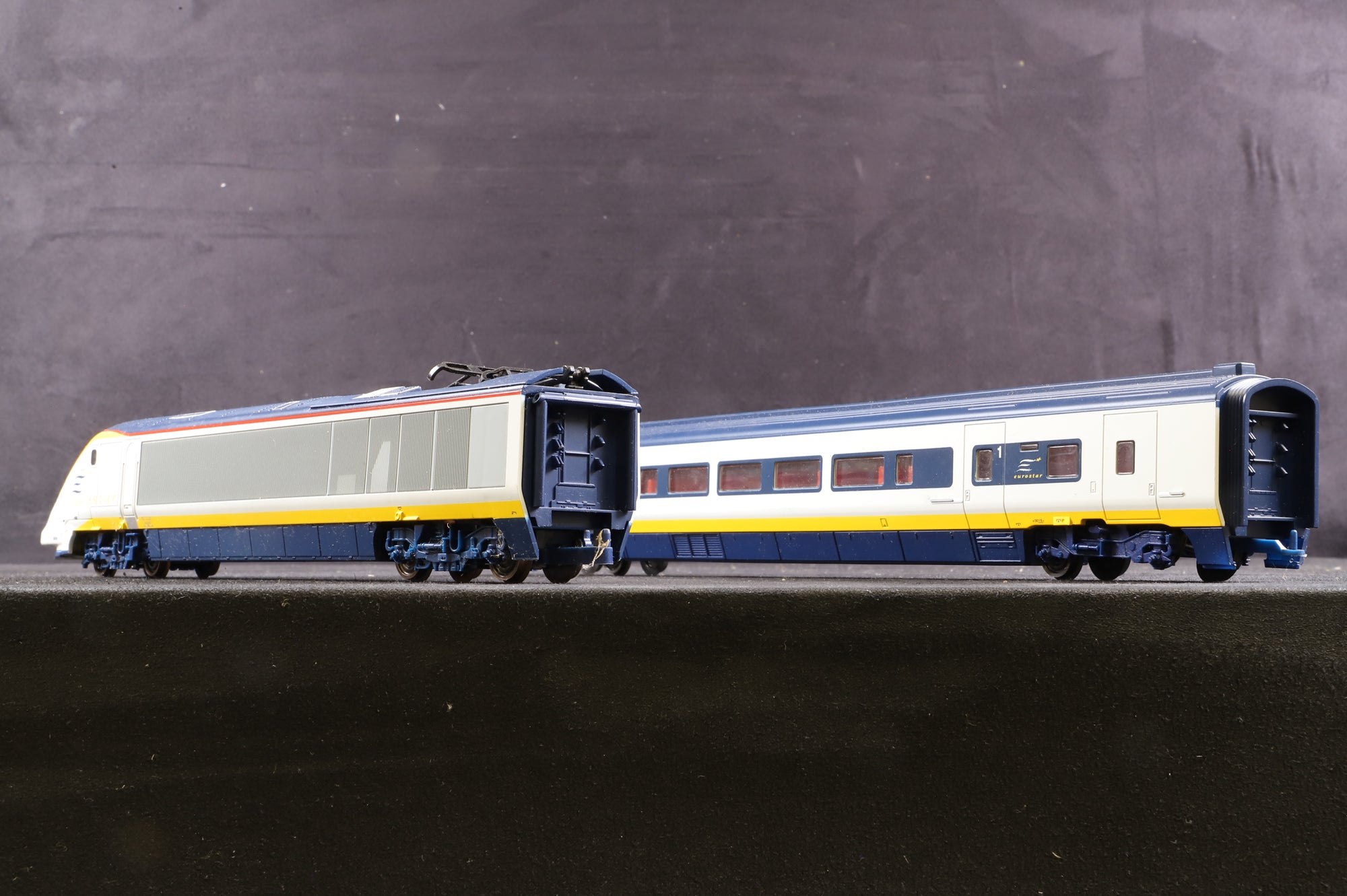 Hornby OO Eurostar 12 Car Set