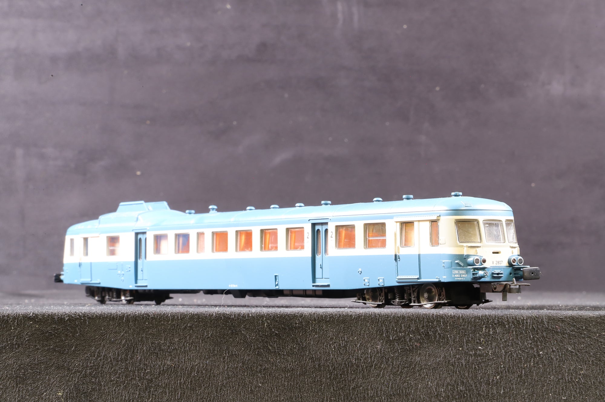 Roco HO 43489 Series X2800 2807 of the SNCF