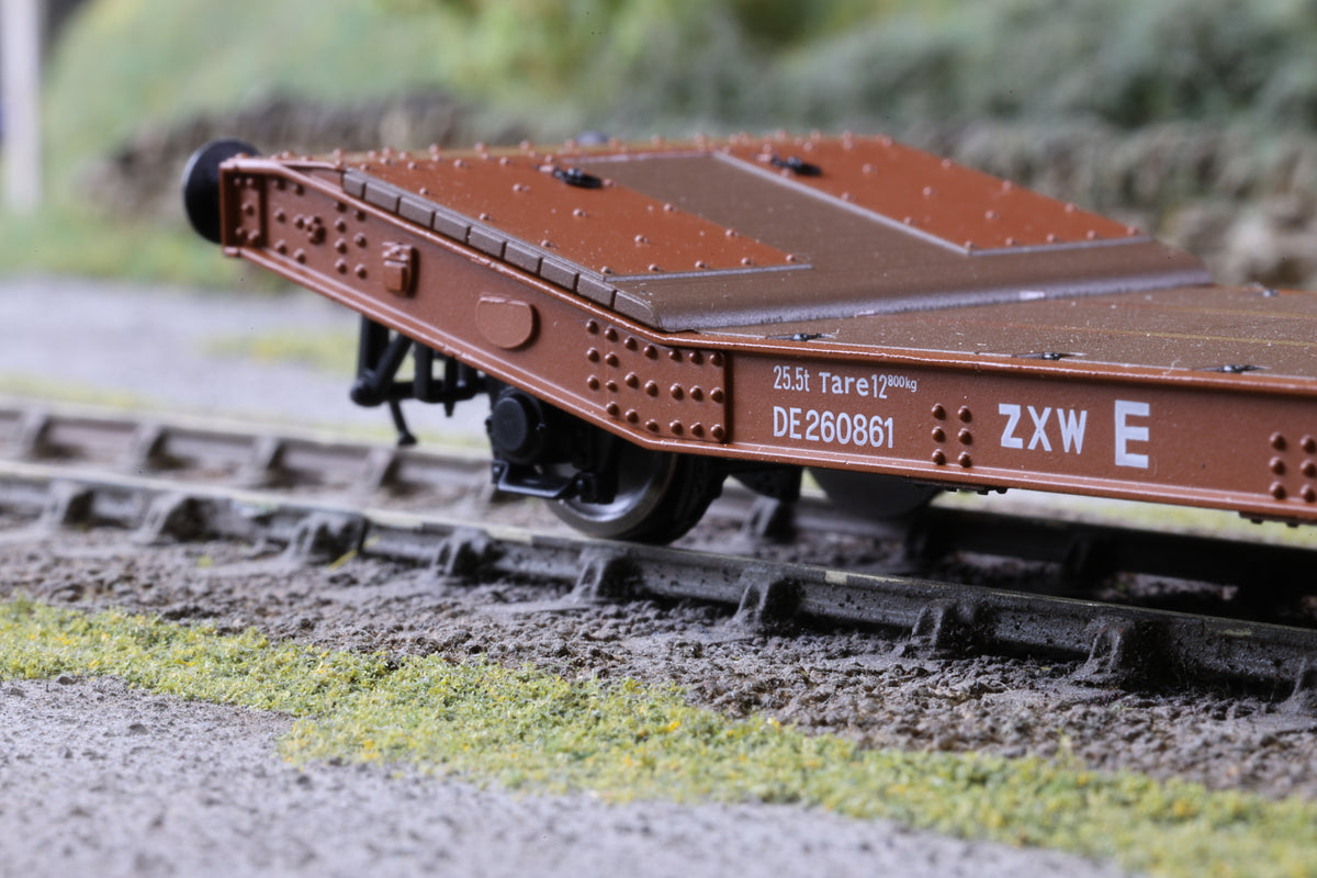 Clark Railworks OO Gauge C3011U 25T Lowmac Un-numbered, Civil Engineers Dutch, Preserved