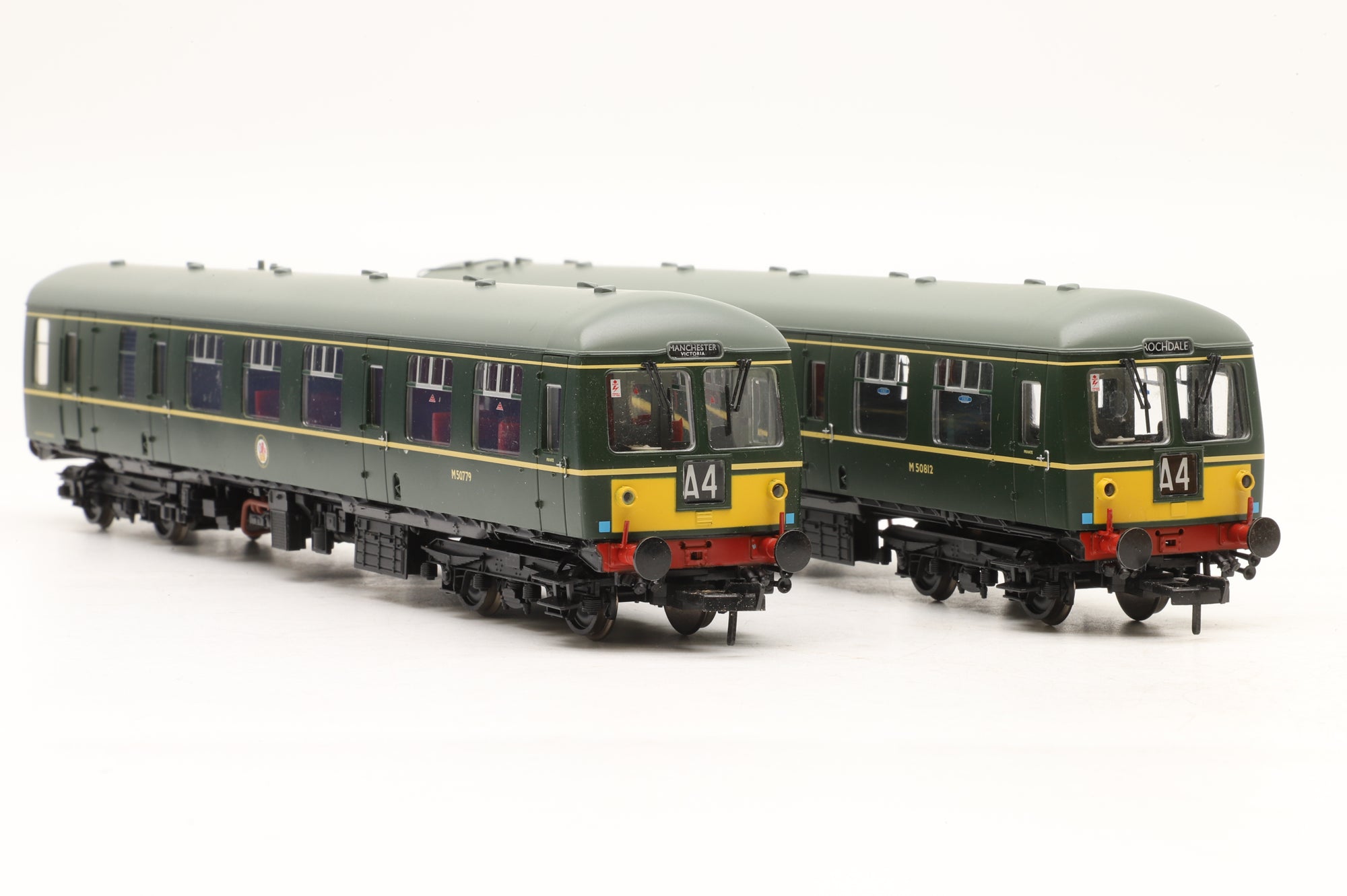 Bachmann OO 31-537 Class 105 DMU Power Twin BR Green Half Yellow Ends