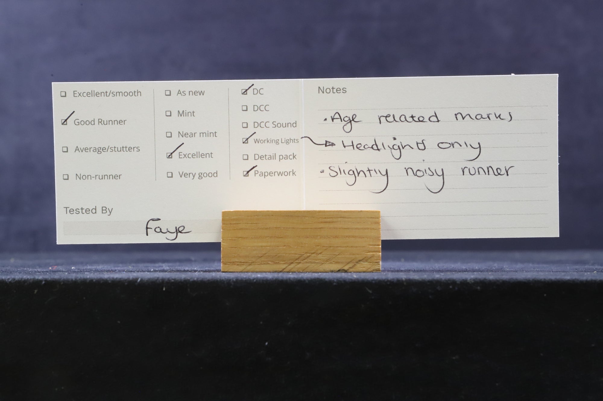 Fleischmann HO 844235 BR 221 2211118 in DB Crimson