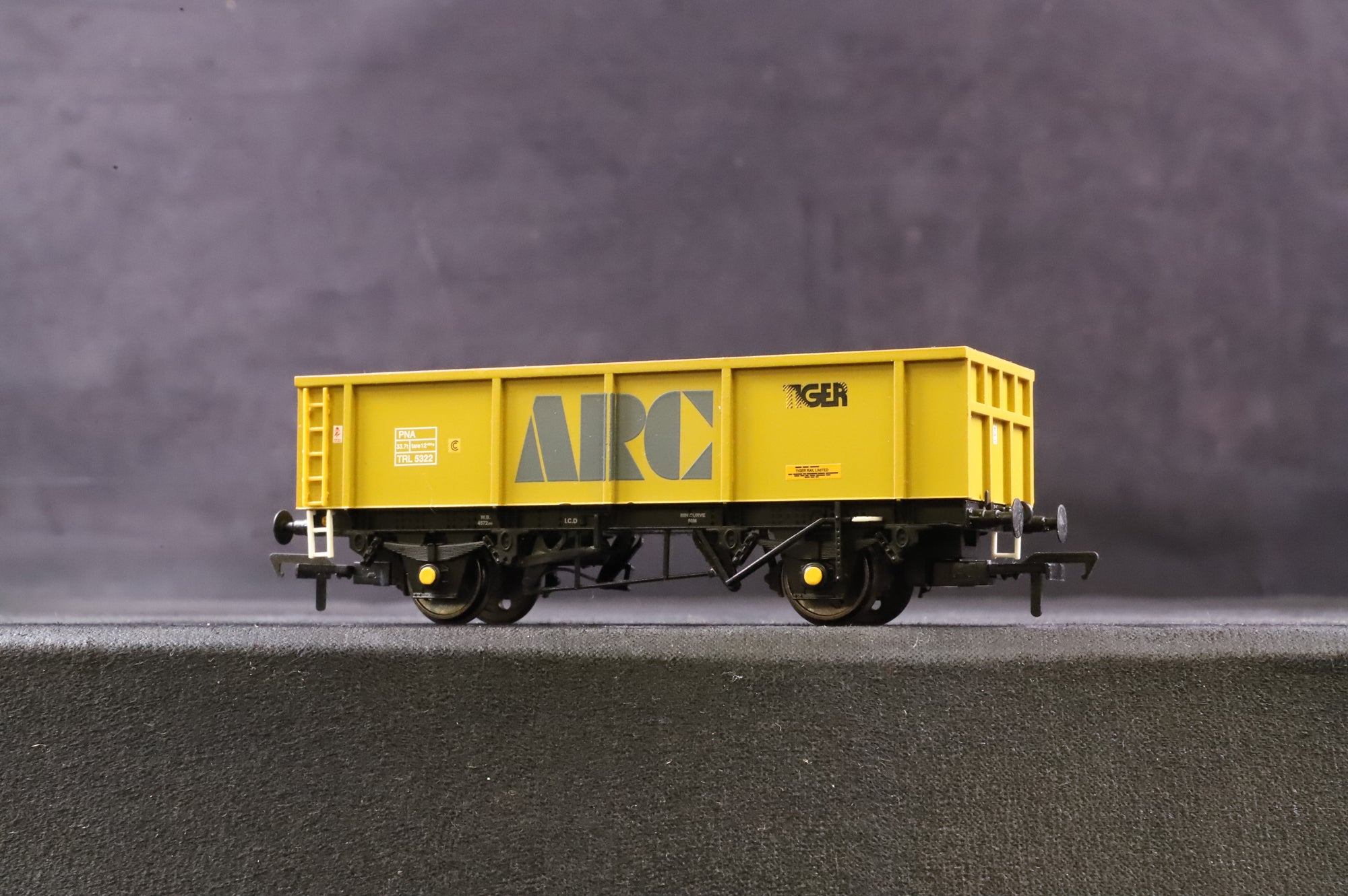 Bachmann OO Rake of 5 46T PNA Box Mineral Wagons, Inc. 37-552B & 4 x 37-552A