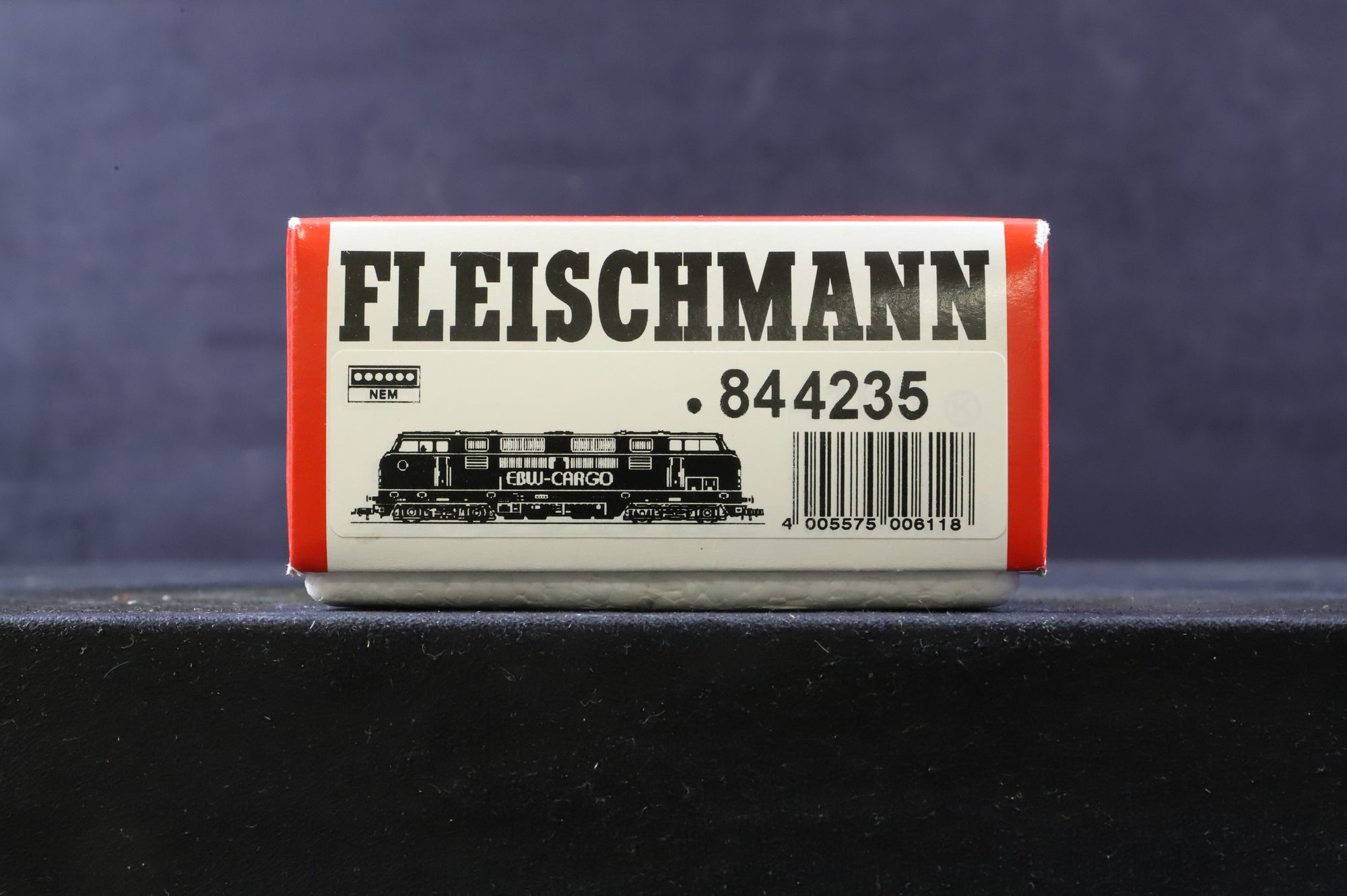 Fleischmann HO 844235 BR 221 2211118 in DB Crimson