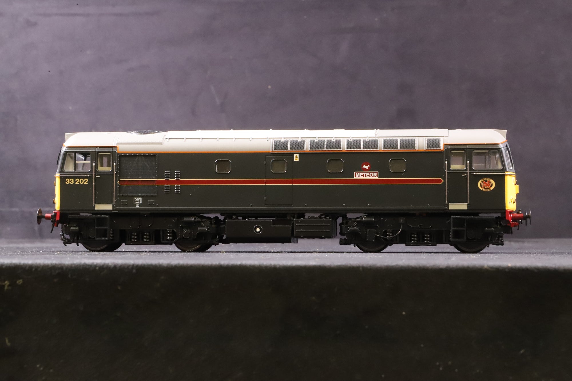 Heljan OO 3334 Class 33/2 Diesel '33202' 'Meteor' Fragonset livery