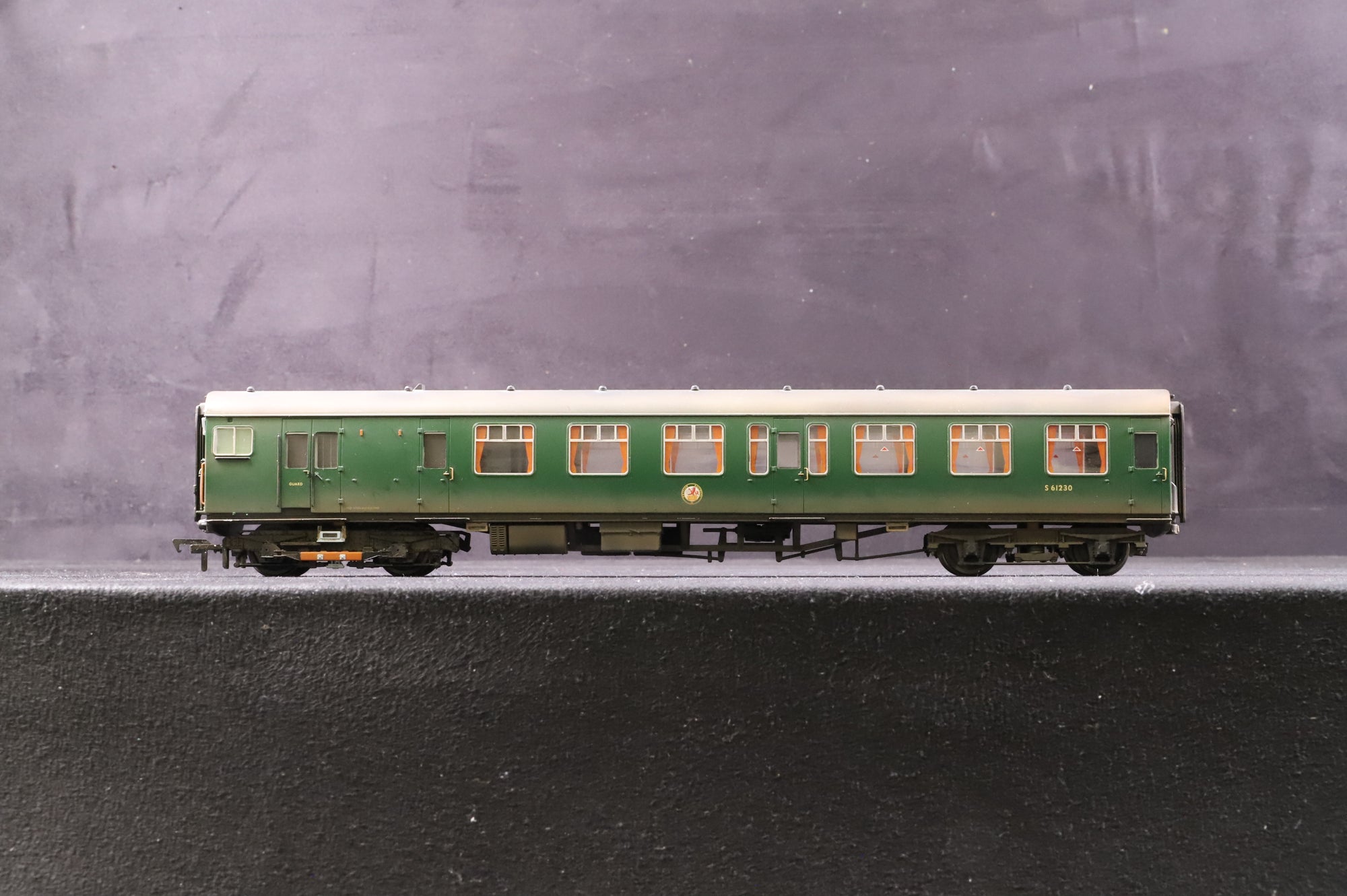 Bachmann OO 31-425 4CEP EMU 7105 Late SR Multiple Unit Green Weathered DCC Fitted