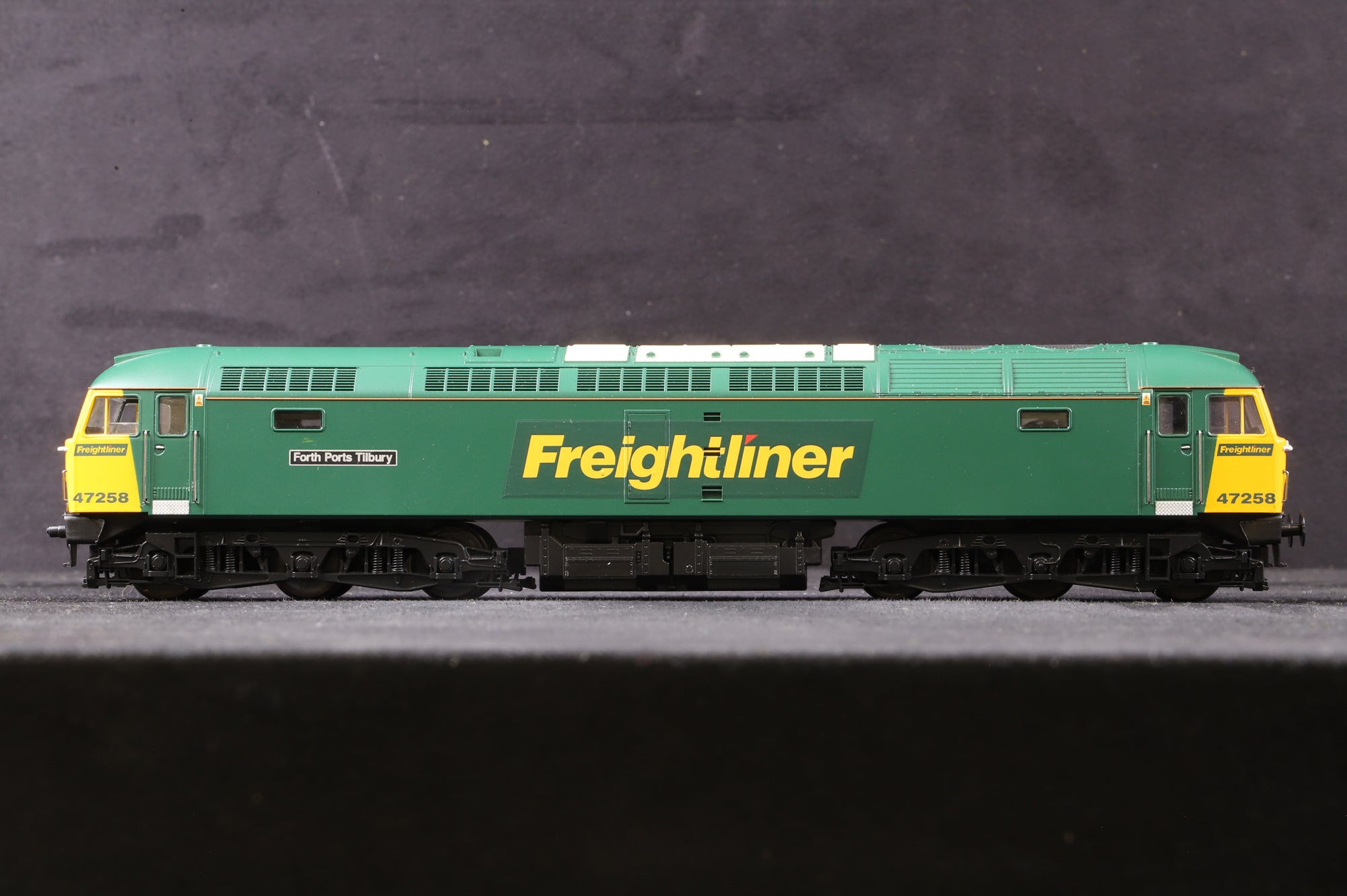 Heljan OO 4680 Class 47 '47193' Freightliner Green