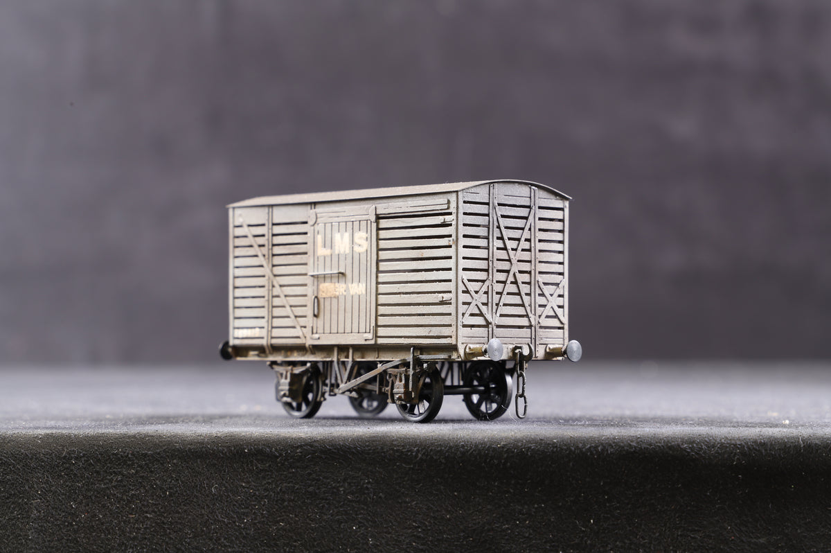 P4 Kit Built Rake Of 5 LMS Weathered Box Vans