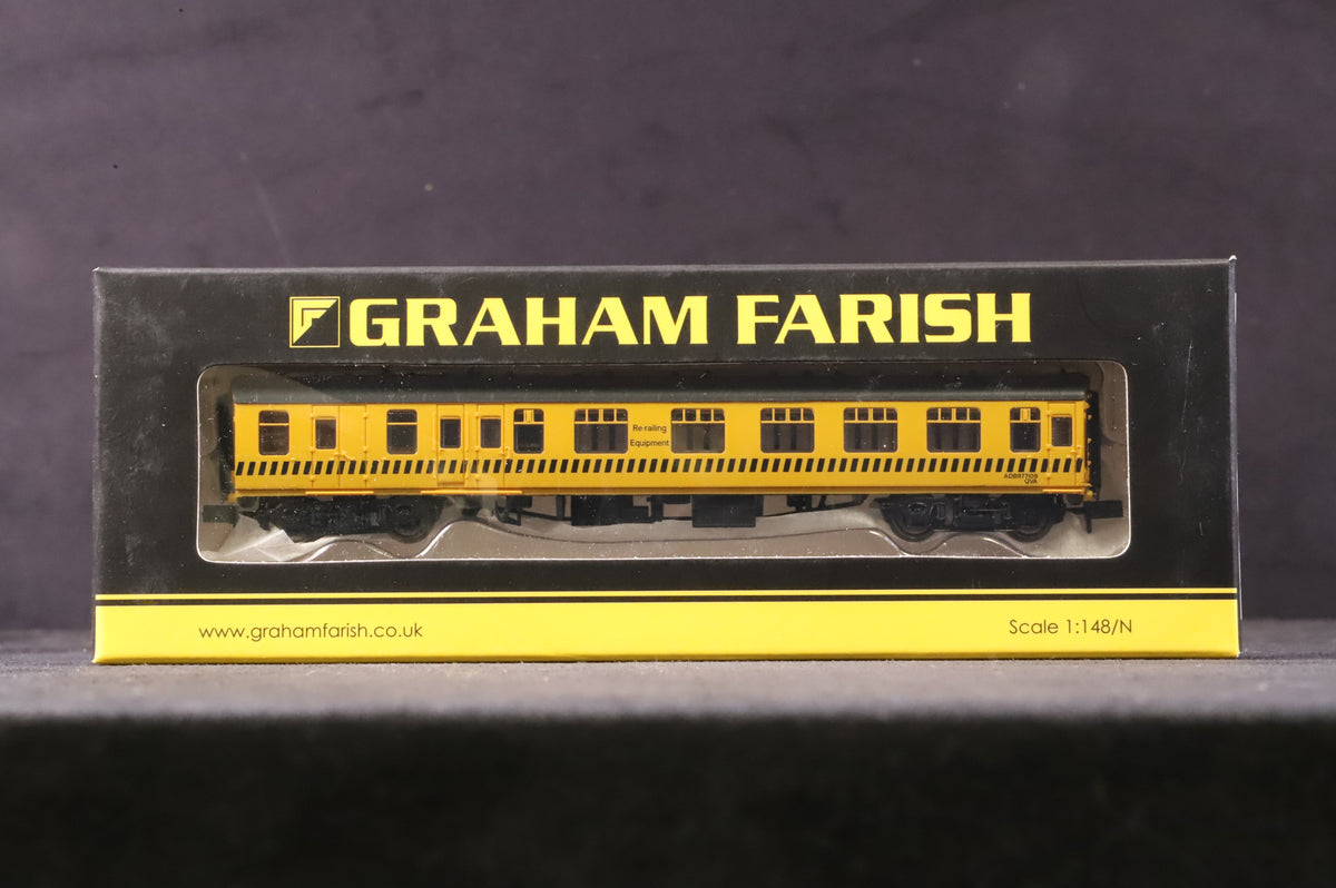 Graham Farish N Rake Of 3 Mk1 BR DE Partmental Coaches Inc. 374-191 &amp; 643x2