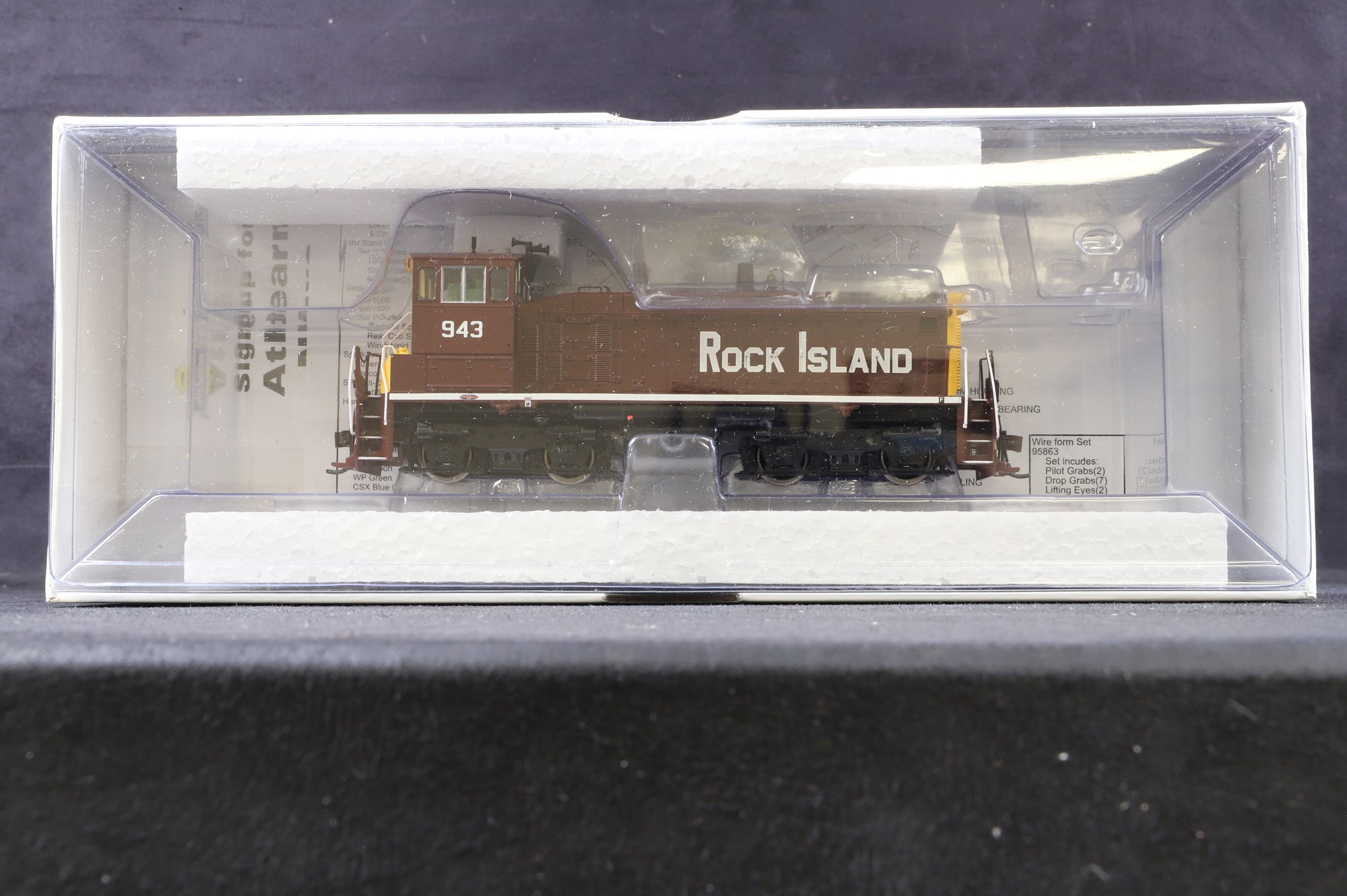 Athearn HO 95850 Rock Island SW1500 Diesel Locomotive '943'